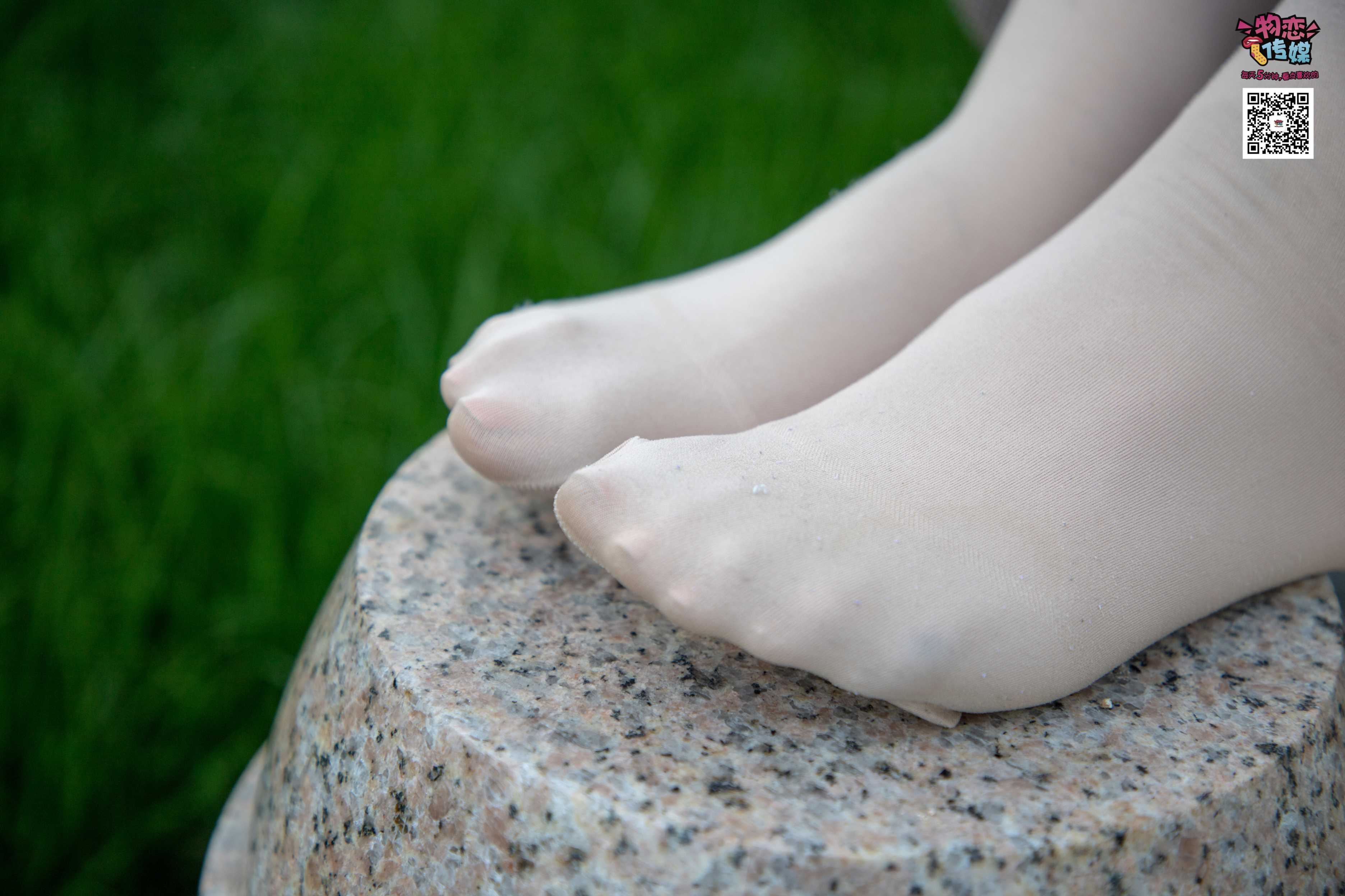 物恋传媒 No.015 书香气质女生，搭配白棉袜  [192P+1V1.46GB]