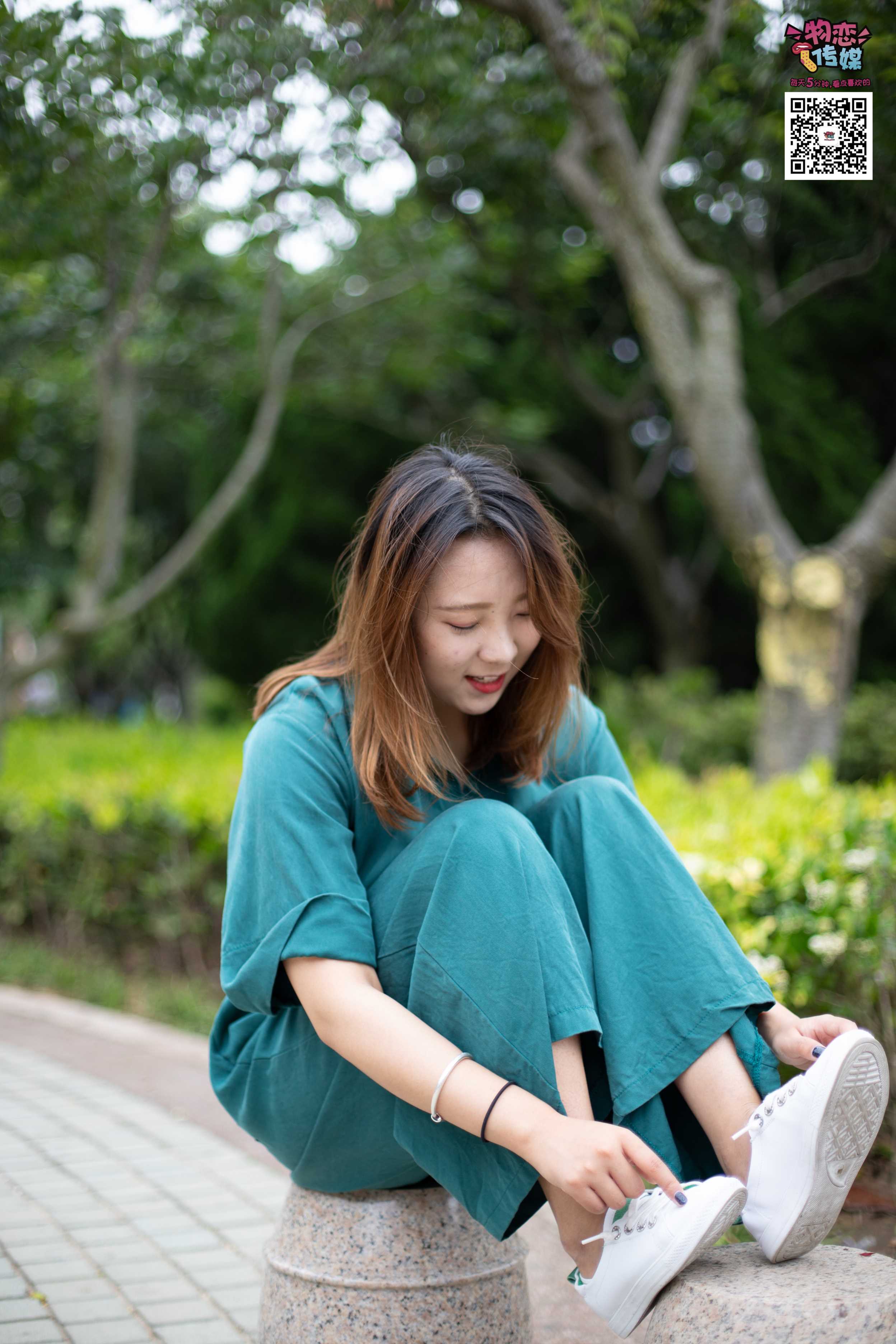 物恋传媒 No.019 地道的青岛小姐姐哦,白色板鞋搭配白色船袜  [99P+594MB]