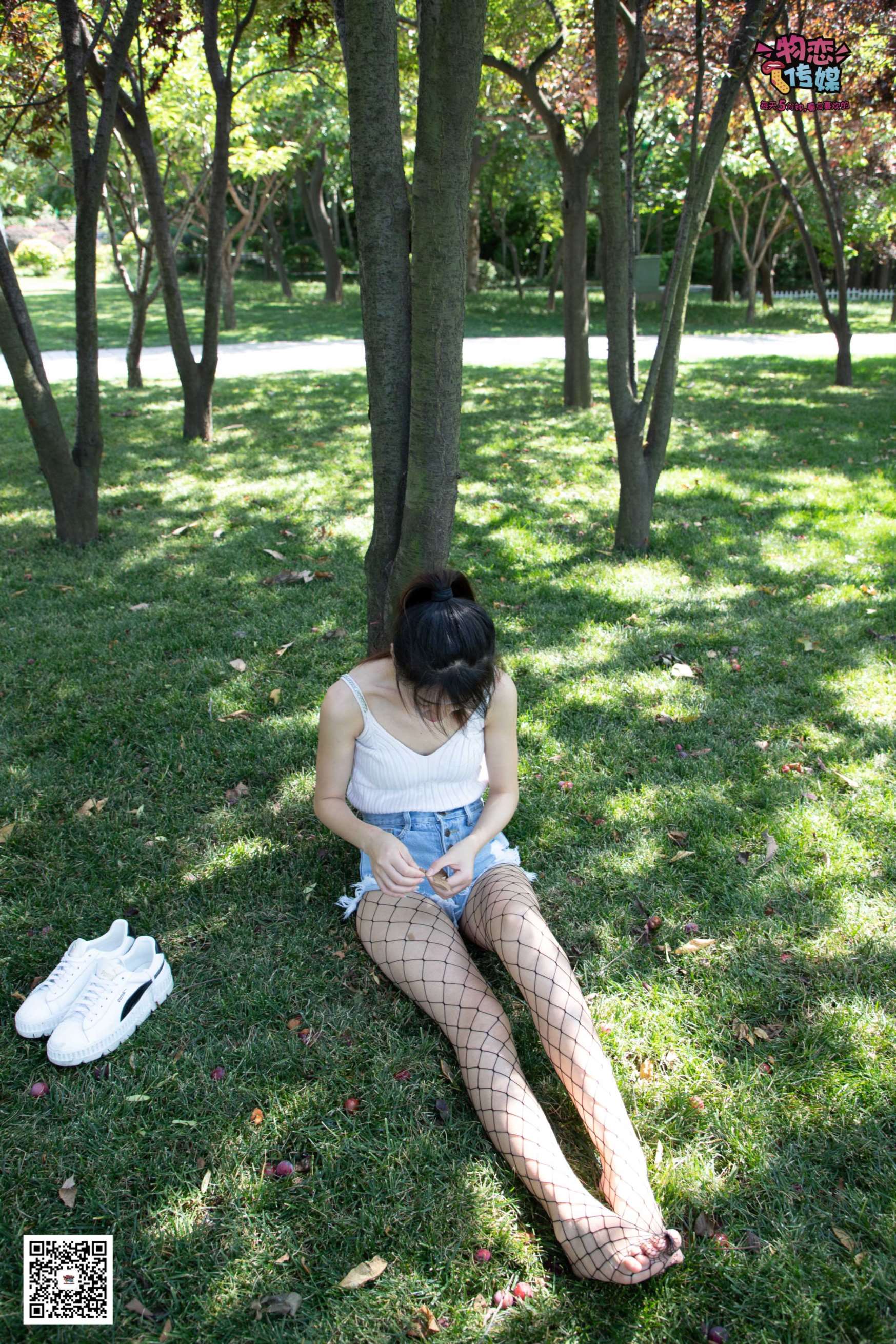 物恋传媒 No.026 白T恤搭配渔网袜,清纯与的激情碰撞  [181P+1V2.25GB]