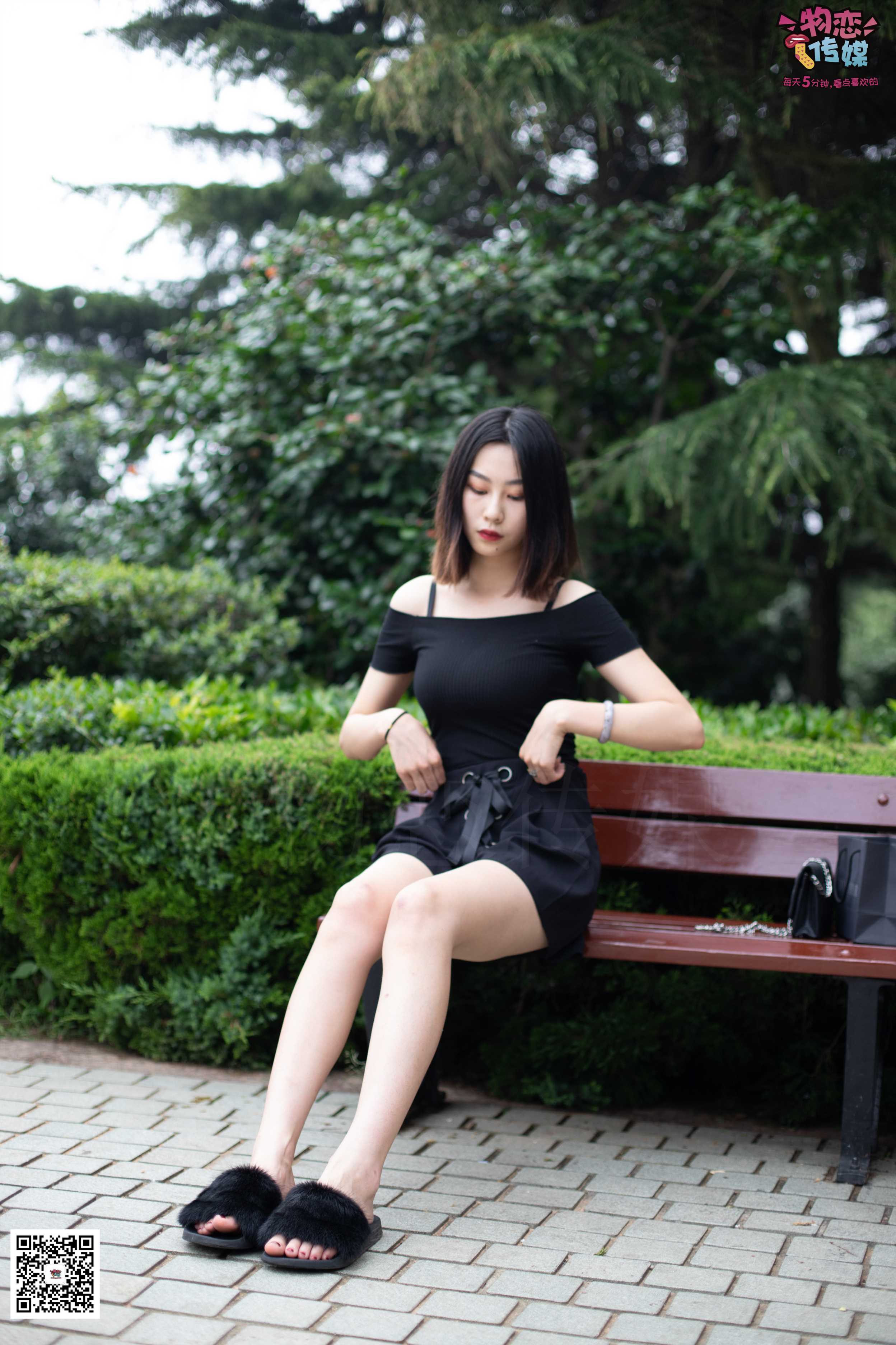 物恋传媒 No.030 剑眉星目,烈焰红唇,御姐范美女与可爱棉袜  [189P+1V1.92GB]