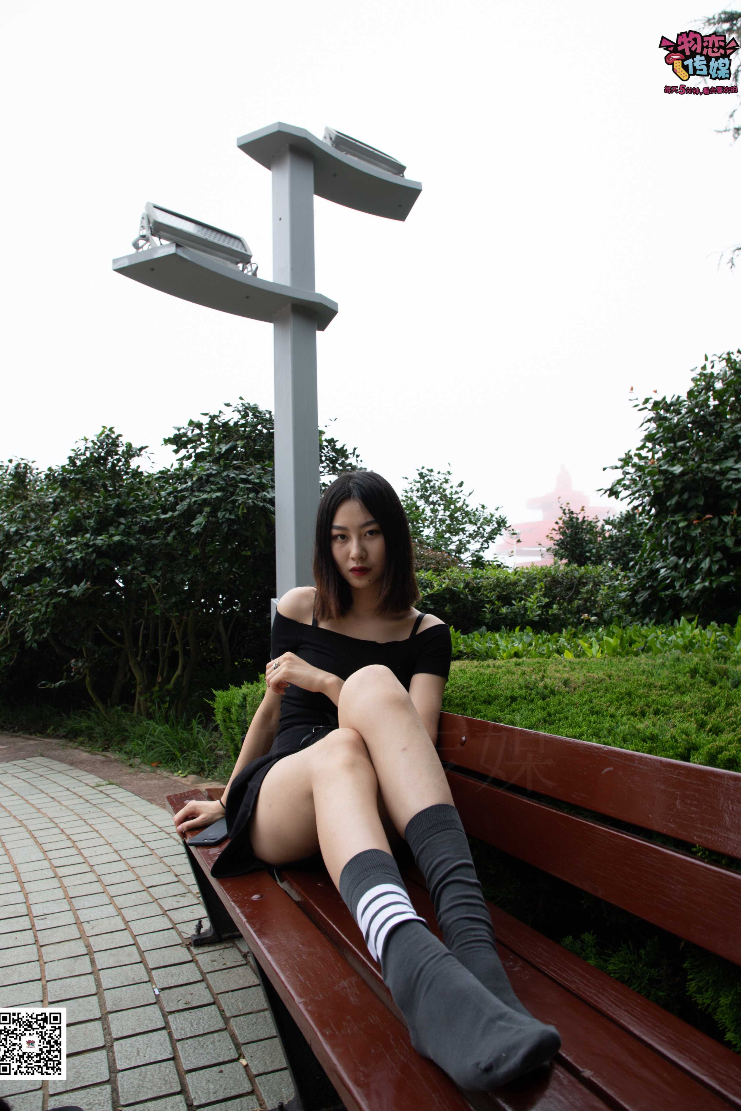 物恋传媒 No.030 剑眉星目,烈焰红唇,御姐范美女与可爱棉袜  [189P+1V1.92GB]