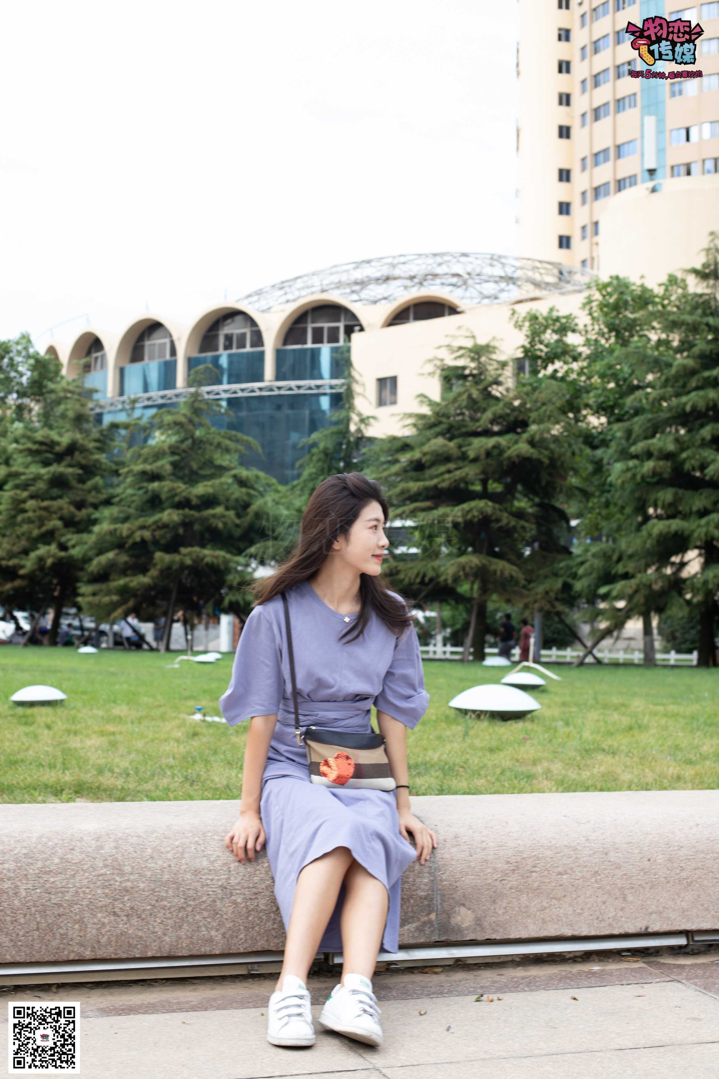 物恋传媒 No.043 湛蓝连衣裙搭配板鞋船袜  [187P+1V1.28GB]