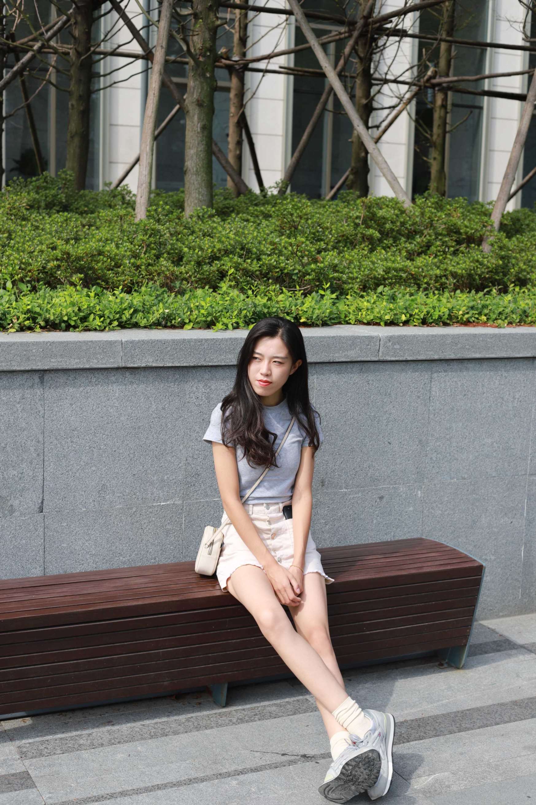 物恋传媒 No.050 待我长发及腰,只为你的微笑,灰色NB配浅黄棉袜  [145P+1V1.55GB]