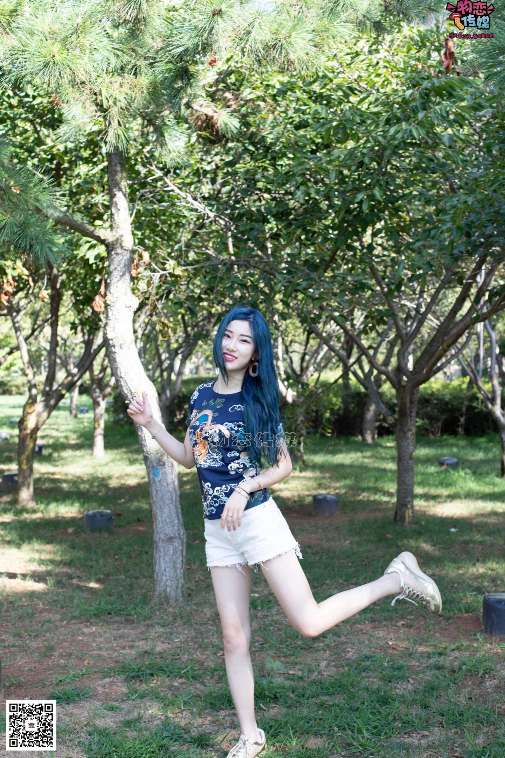 物恋传媒 No.057 摇滚重金属,狂野的温柔,纯情的安踏白棉袜  [190P+1V1.42GB]