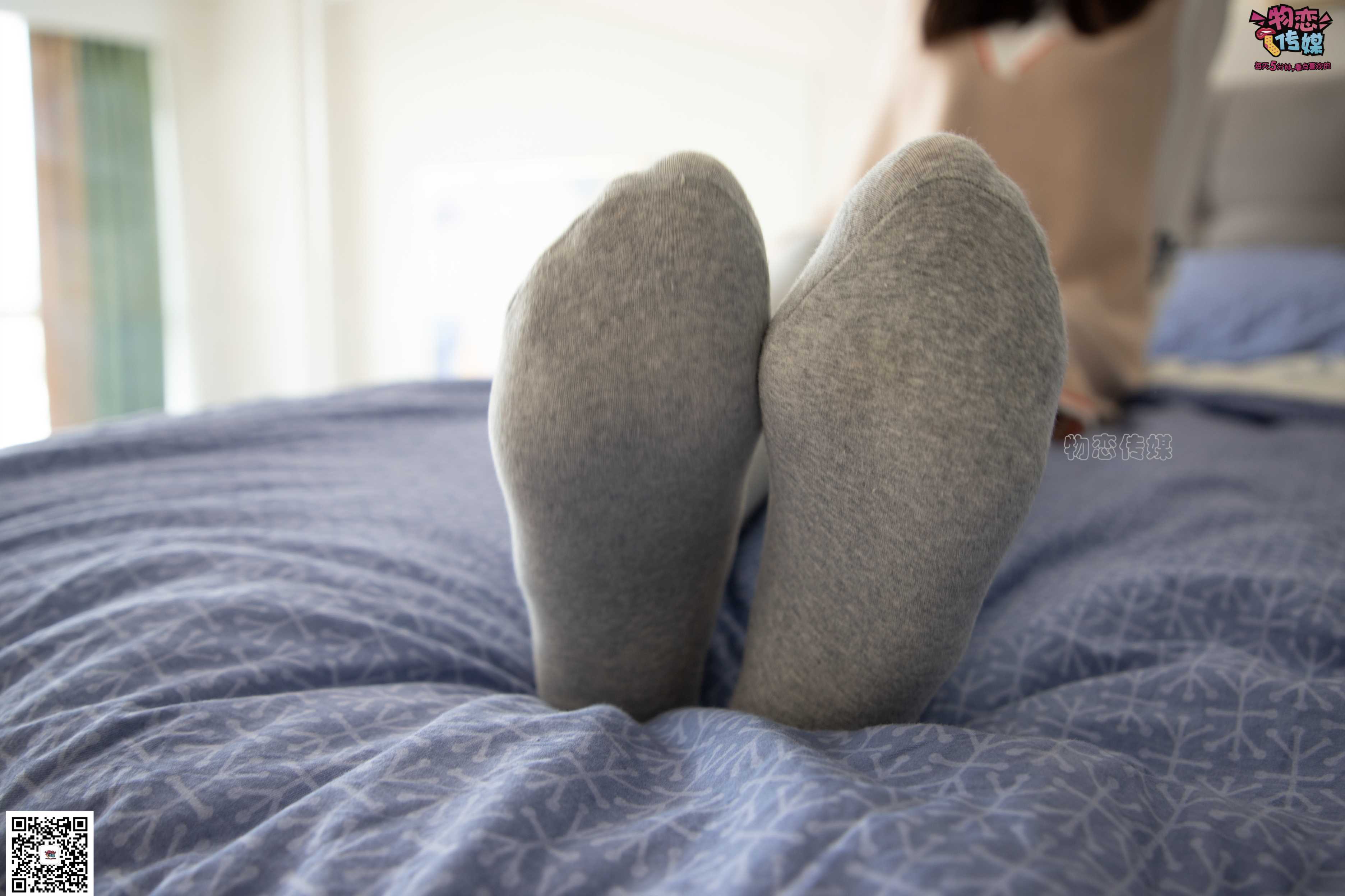 物恋传媒 No.066 开口笑,灰色的森女系.清纯小姐姐的灰色长筒棉袜  [148P+1V922MB]