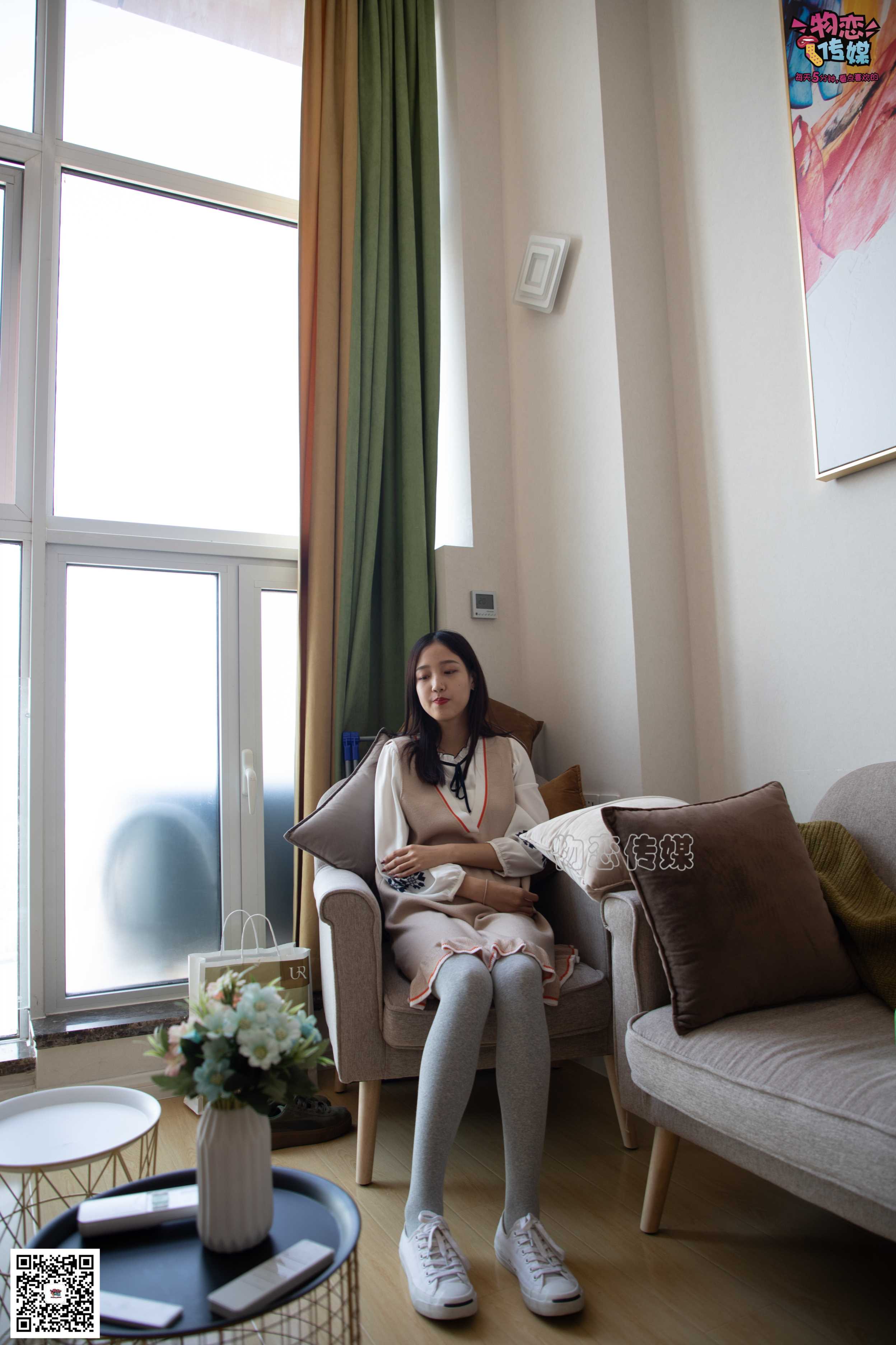 物恋传媒 No.066 开口笑,灰色的森女系.清纯小姐姐的灰色长筒棉袜  [148P+1V922MB]