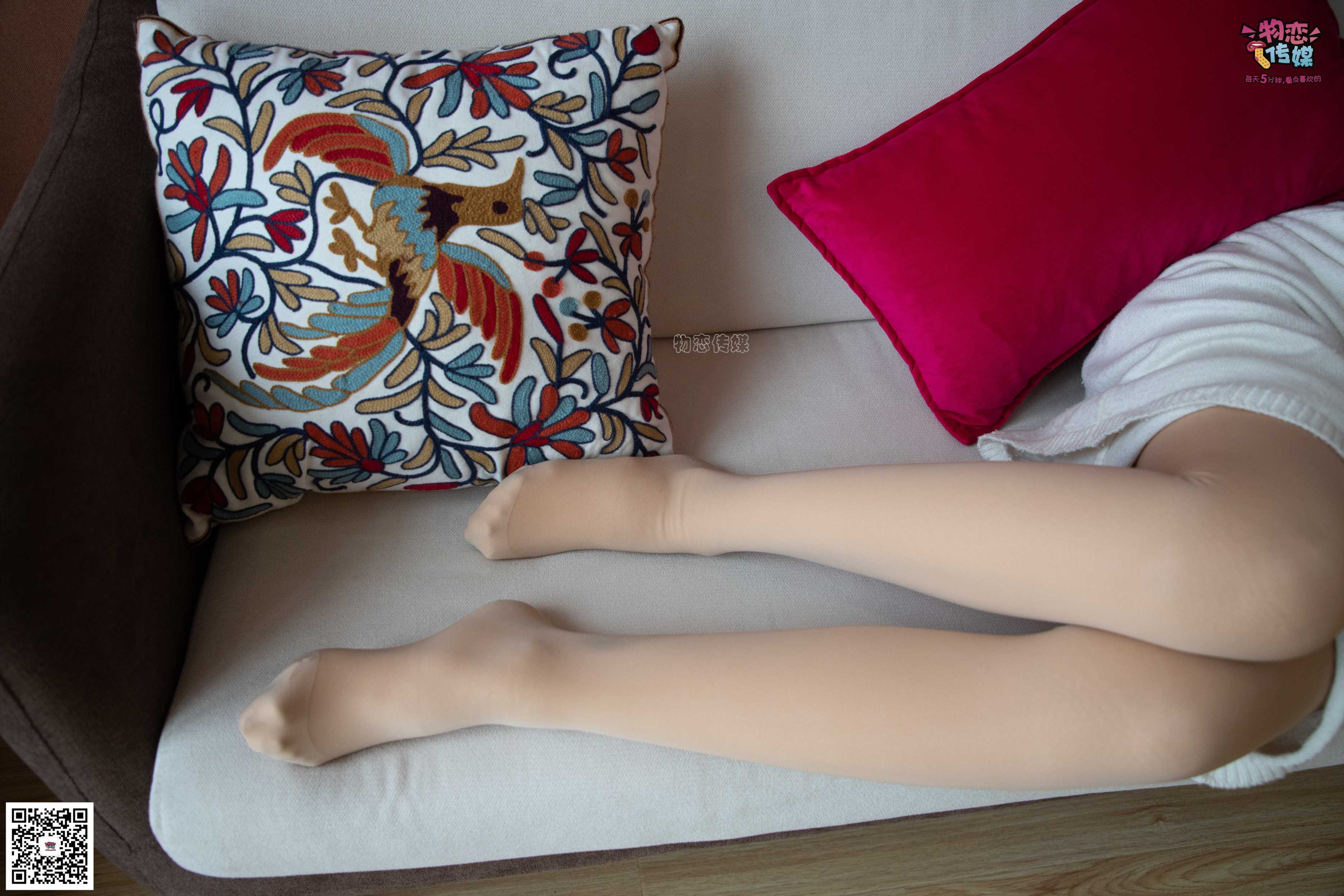 物恋传媒 No.085 柠檬-飘逸小白裙与细带高跟  [158P+1V1.30GB]