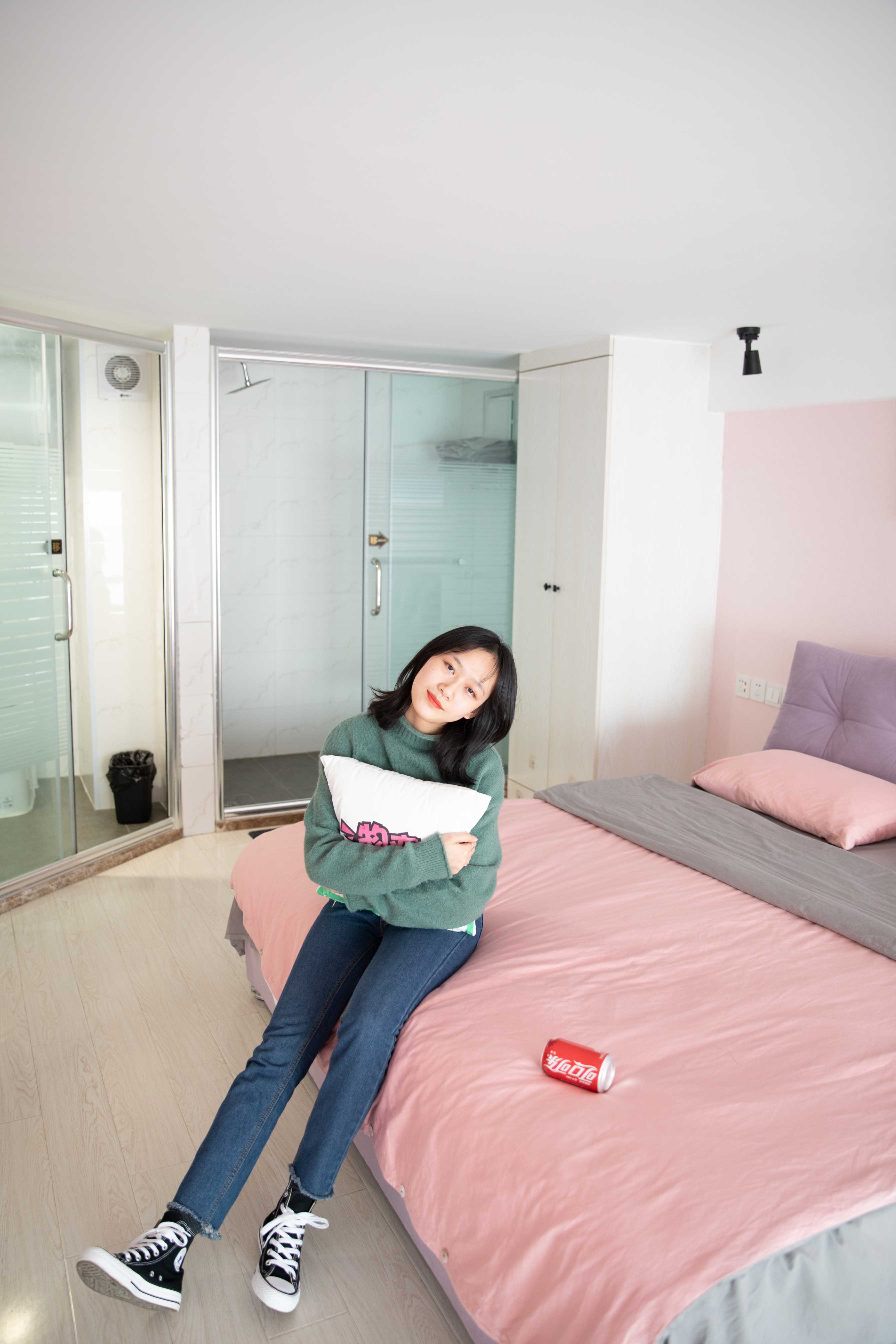 物恋传媒 No.093 落落-喂，放学以后学校对面奶茶店等你  [180P+1V2.36GB]