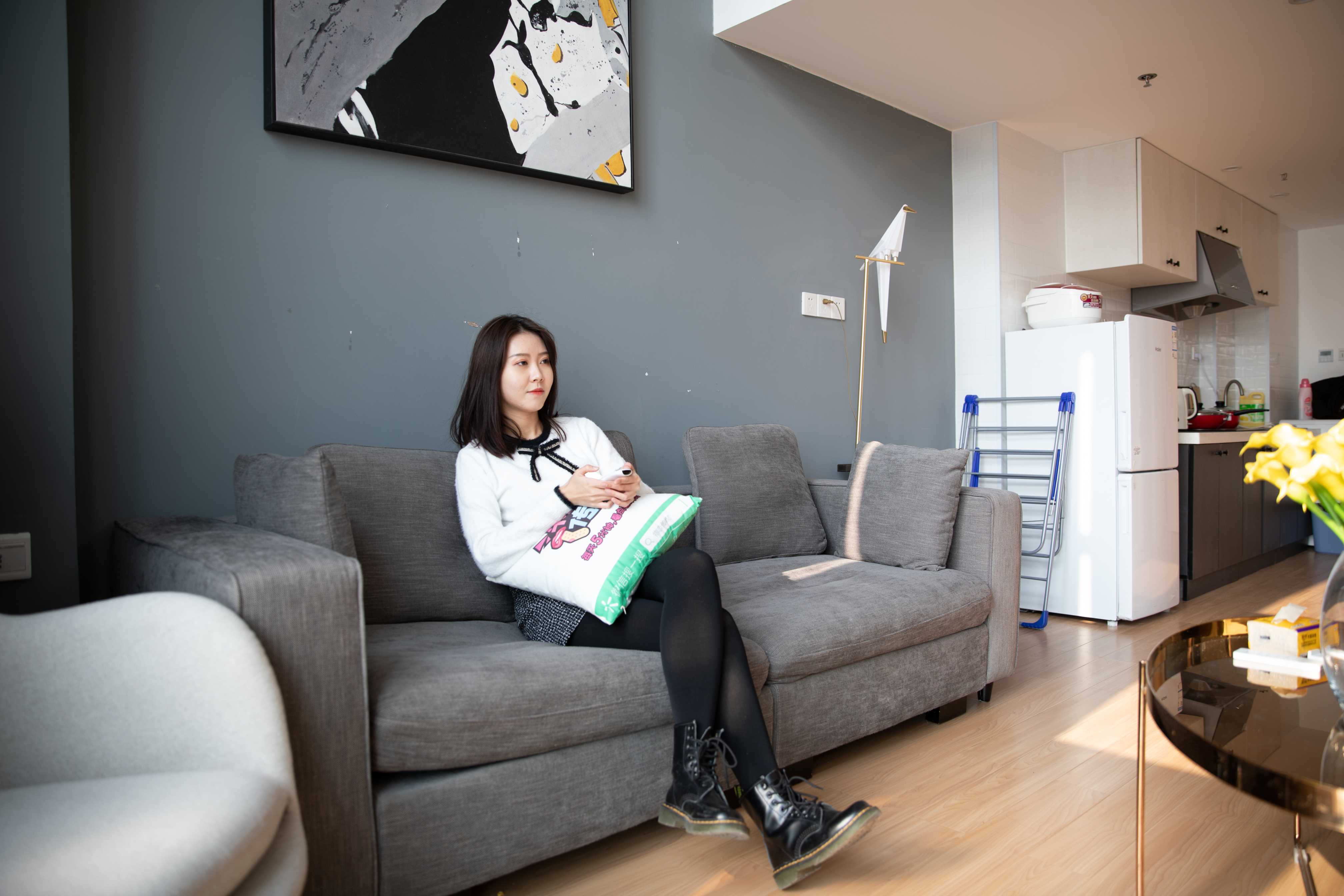 物恋传媒 No.097 可儿-眼前的H不是H，你要的轻  [99P+1V1.09GB]