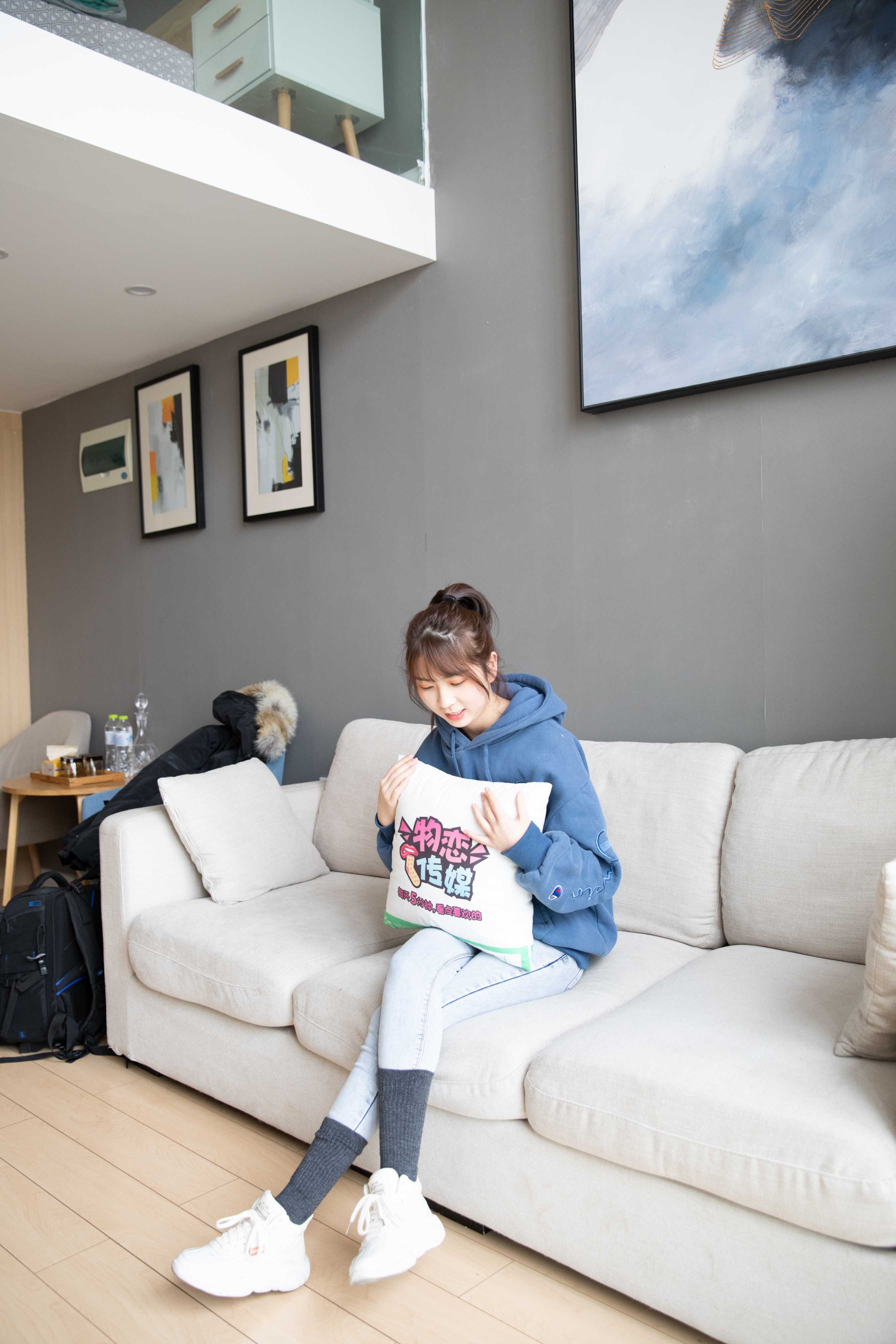 物恋传媒 No.098 米莱-俏皮可爱长筒袜  [177P+1V2.34GB]