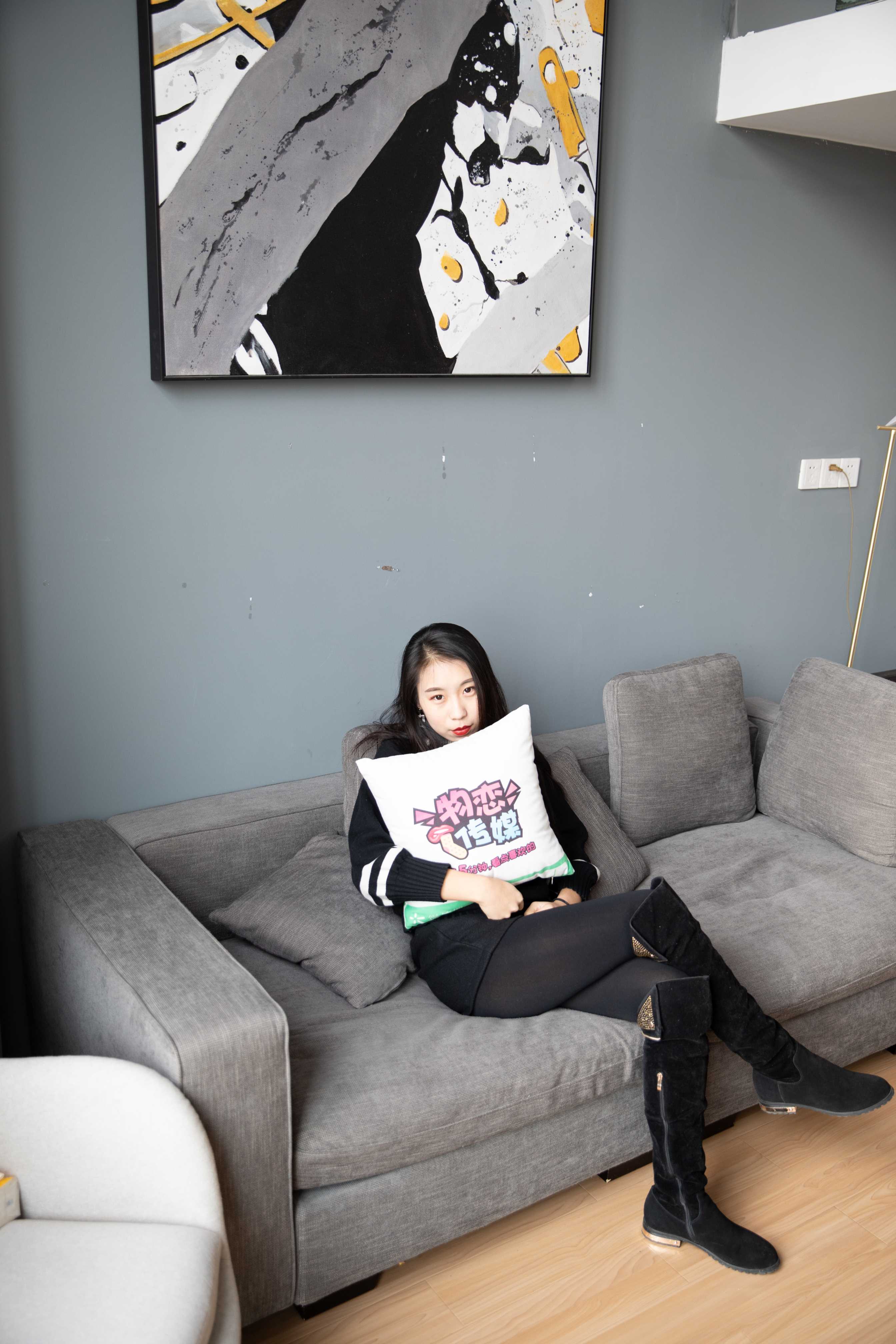 物恋传媒 No.100 璐璐-小舒淇的冷与  [99P+1V1.23GB]