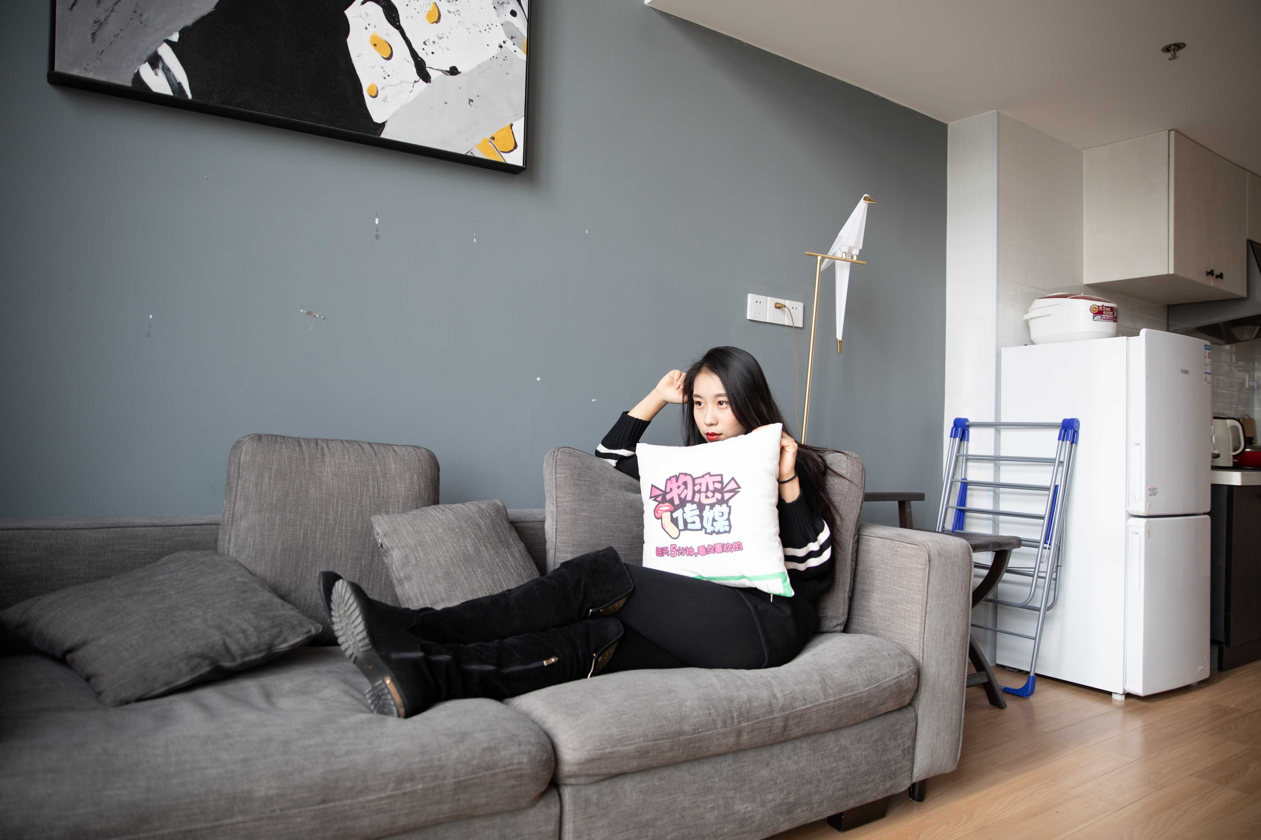 物恋传媒 No.100 璐璐-小舒淇的冷与  [99P+1V1.23GB]