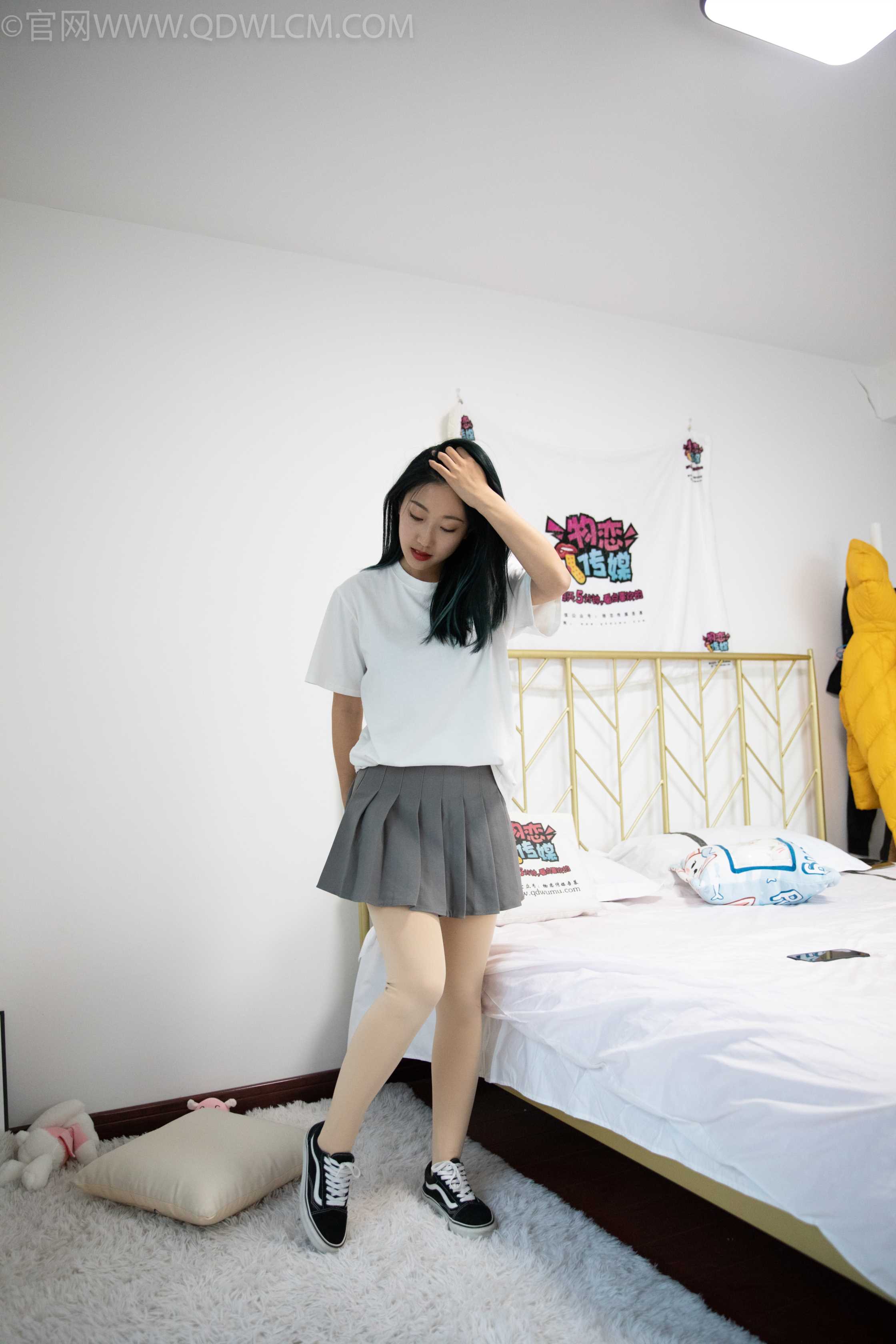 物恋传媒 NO.1017 雅梦-vans帆布鞋、厚 [118P+1V／3.30GB]