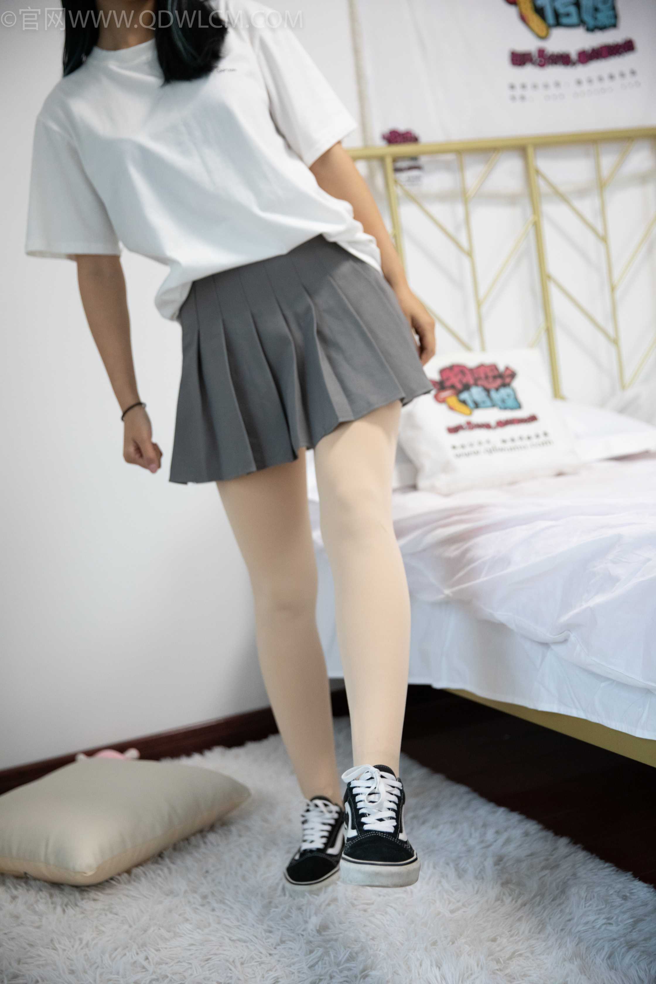 物恋传媒 NO.1017 雅梦-vans帆布鞋、厚 [118P+1V／3.30GB]