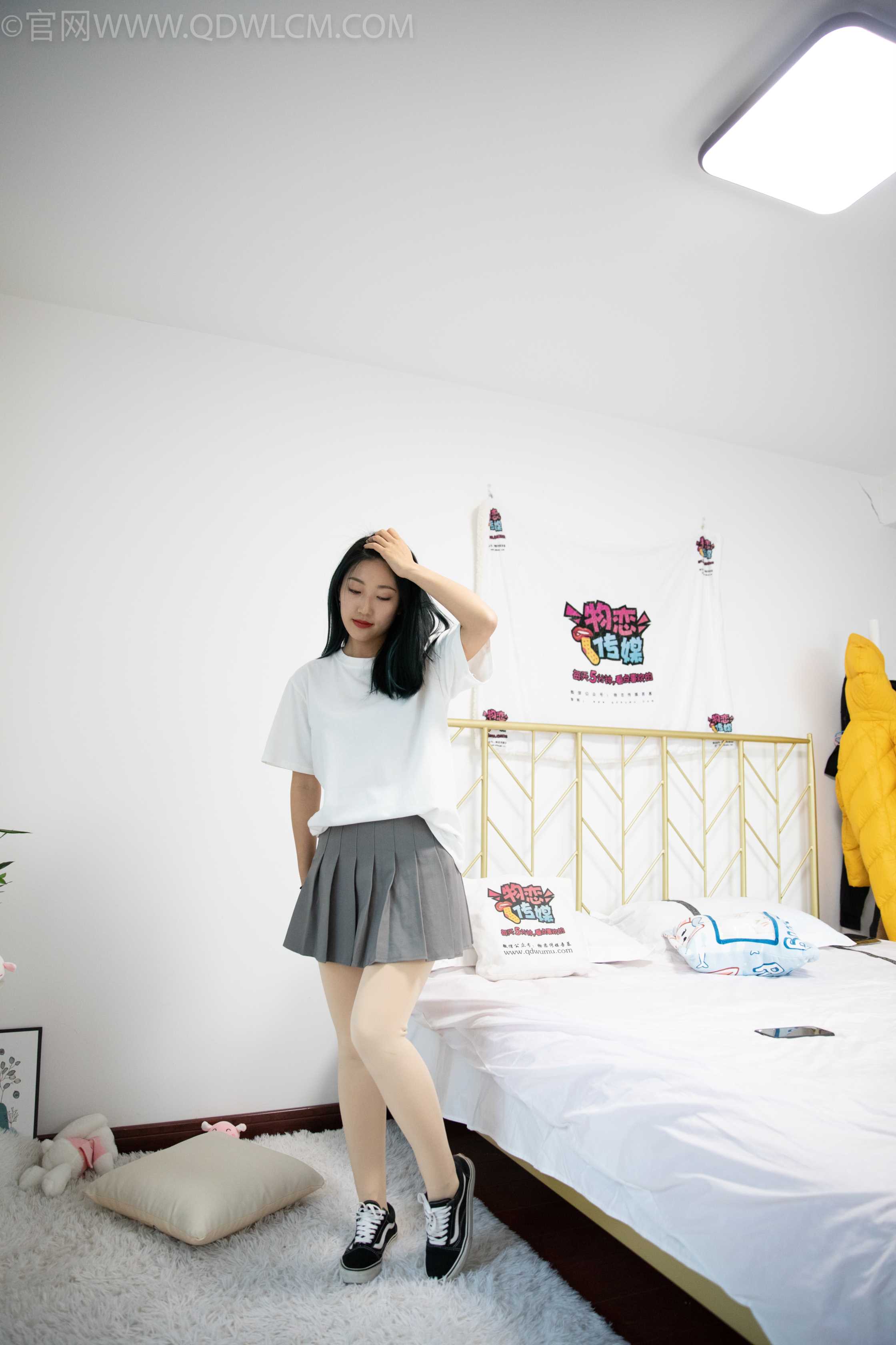 物恋传媒 NO.1017 雅梦-vans帆布鞋、厚 [118P+1V／3.30GB]