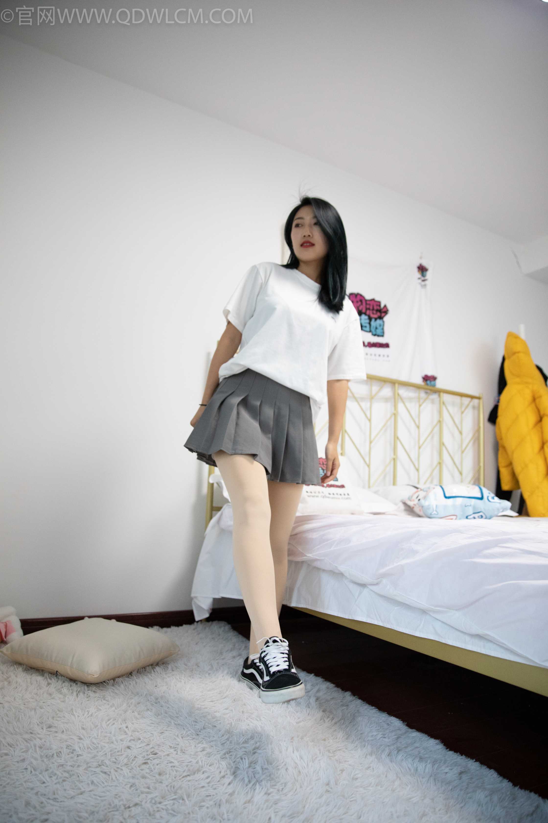 物恋传媒 NO.1017 雅梦-vans帆布鞋、厚 [118P+1V／3.30GB]