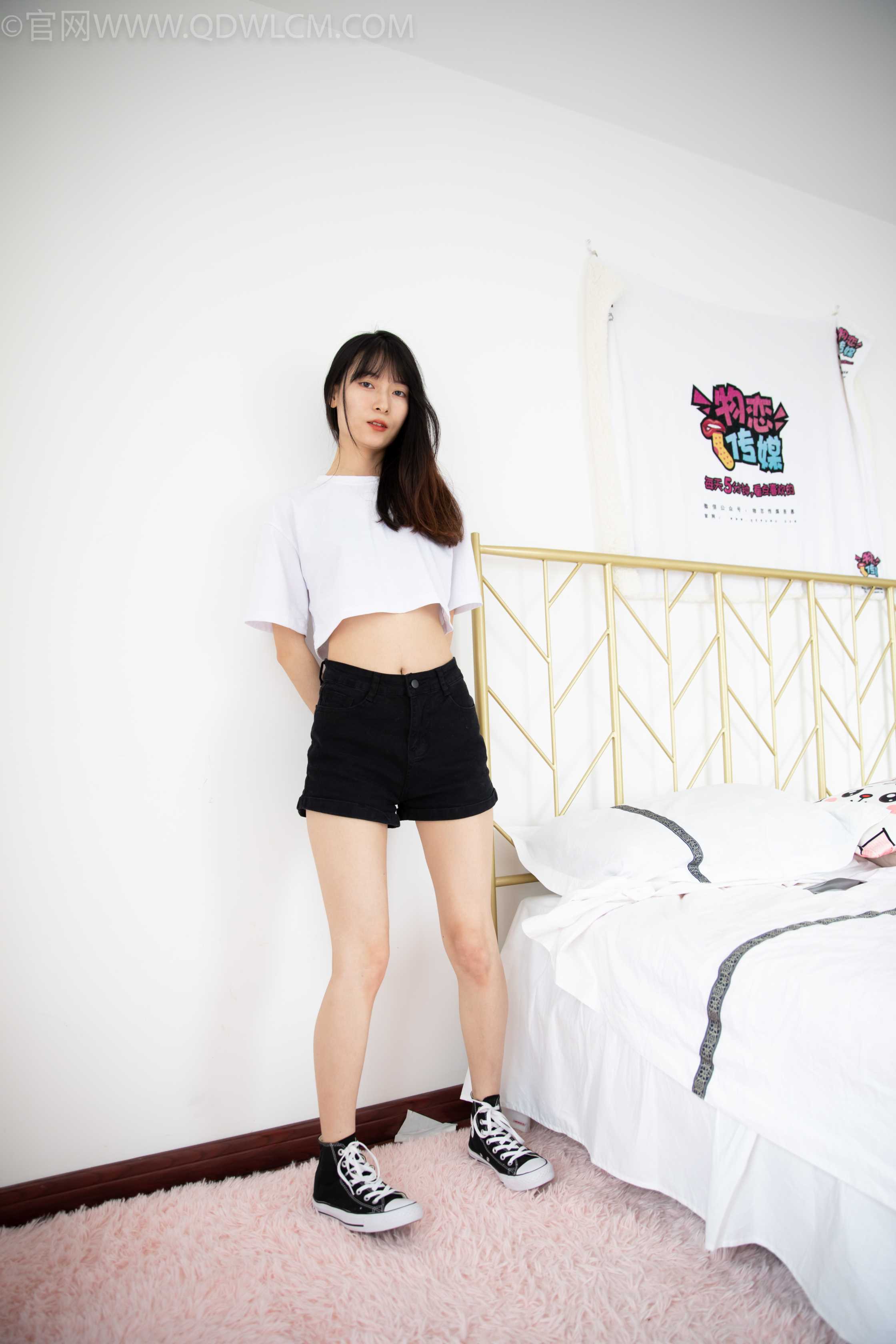 物恋传媒 NO.1018 猫耳-高邦帆布鞋、白色棉船袜 [156P+2V／4.21GB]