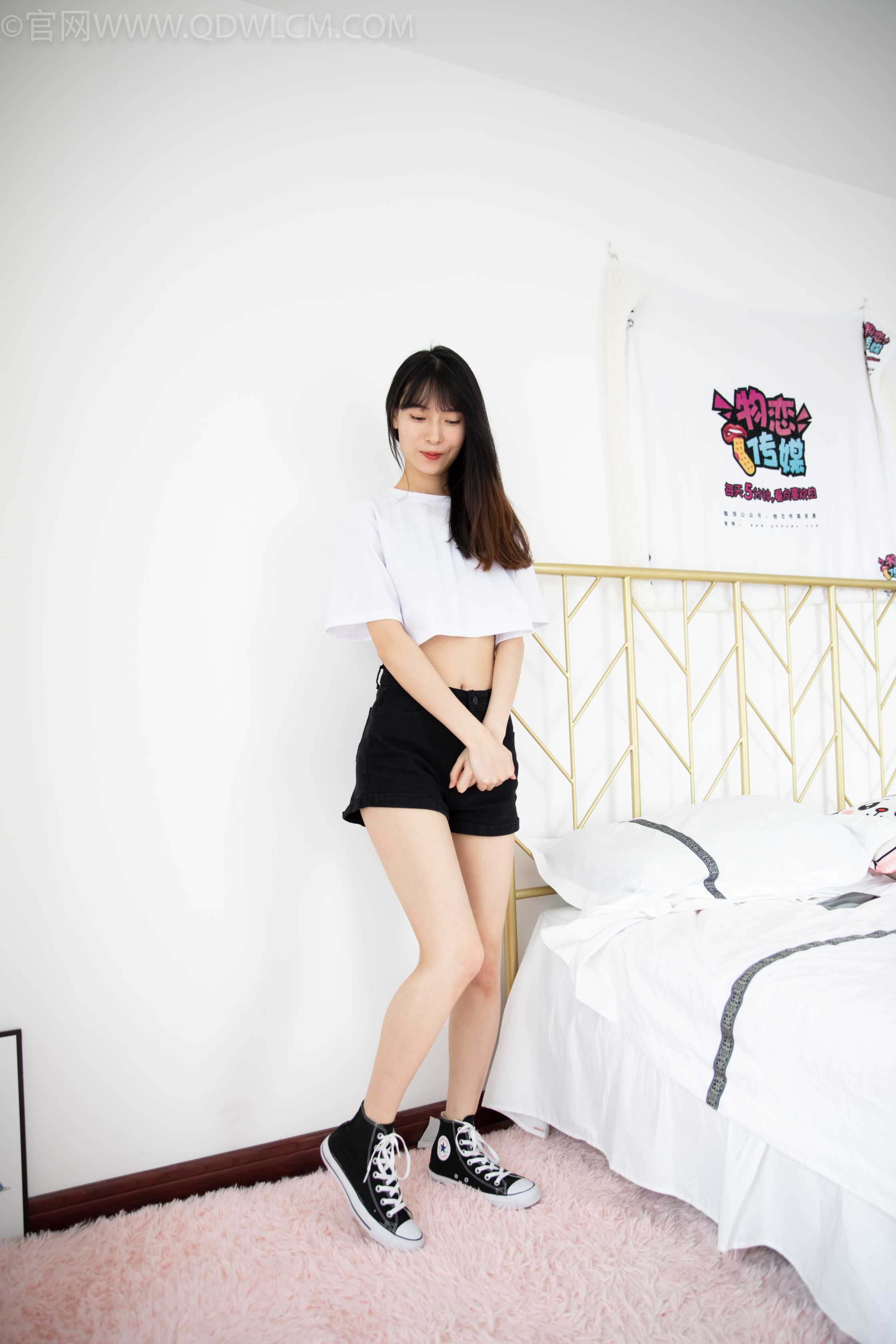 物恋传媒 NO.1018 猫耳-高邦帆布鞋、白色棉船袜 [156P+2V／4.21GB]