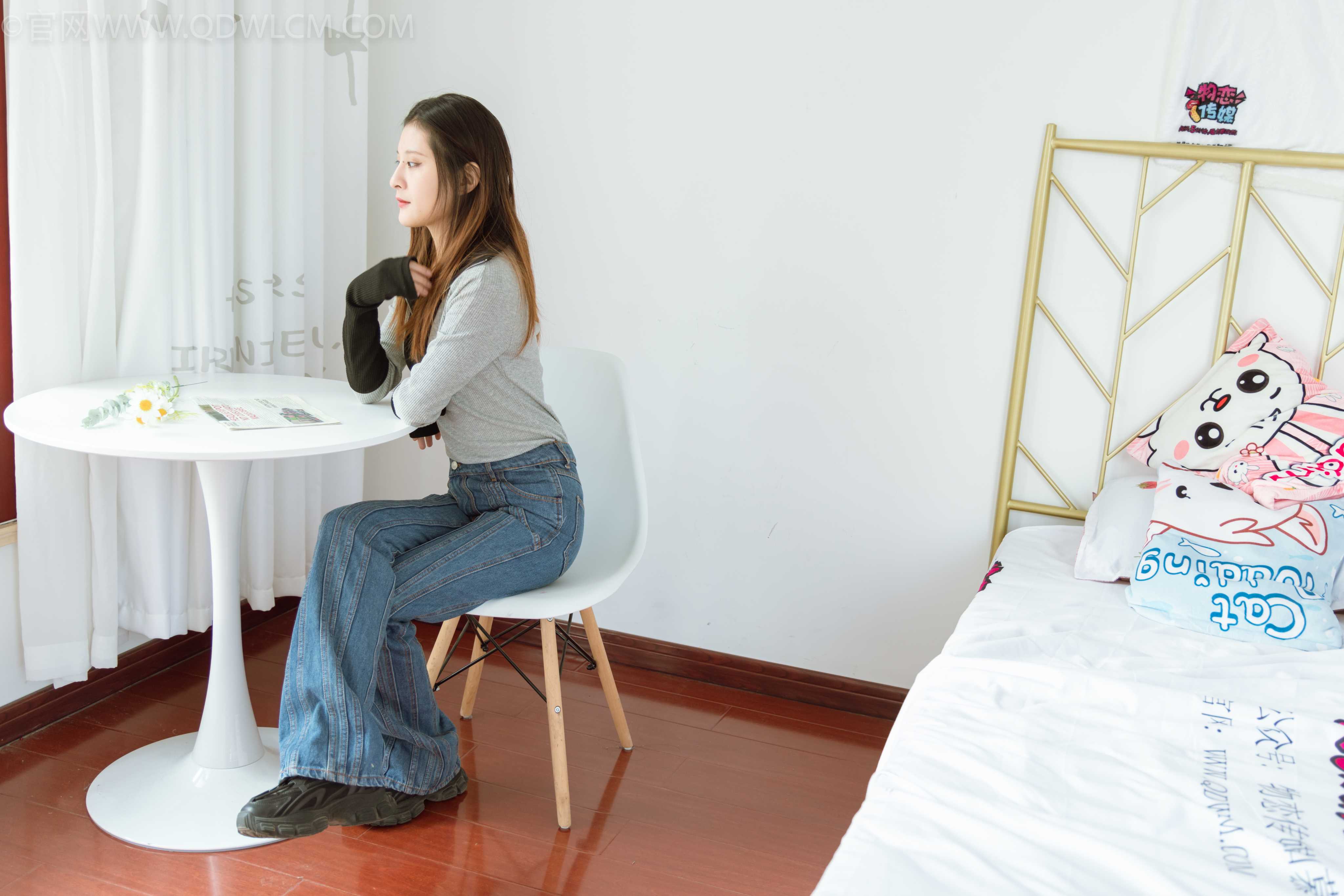 物恋传媒 NO.1022 思思-运动鞋、米白色短棉袜、 [140P+1V／4.15GB] 插图5