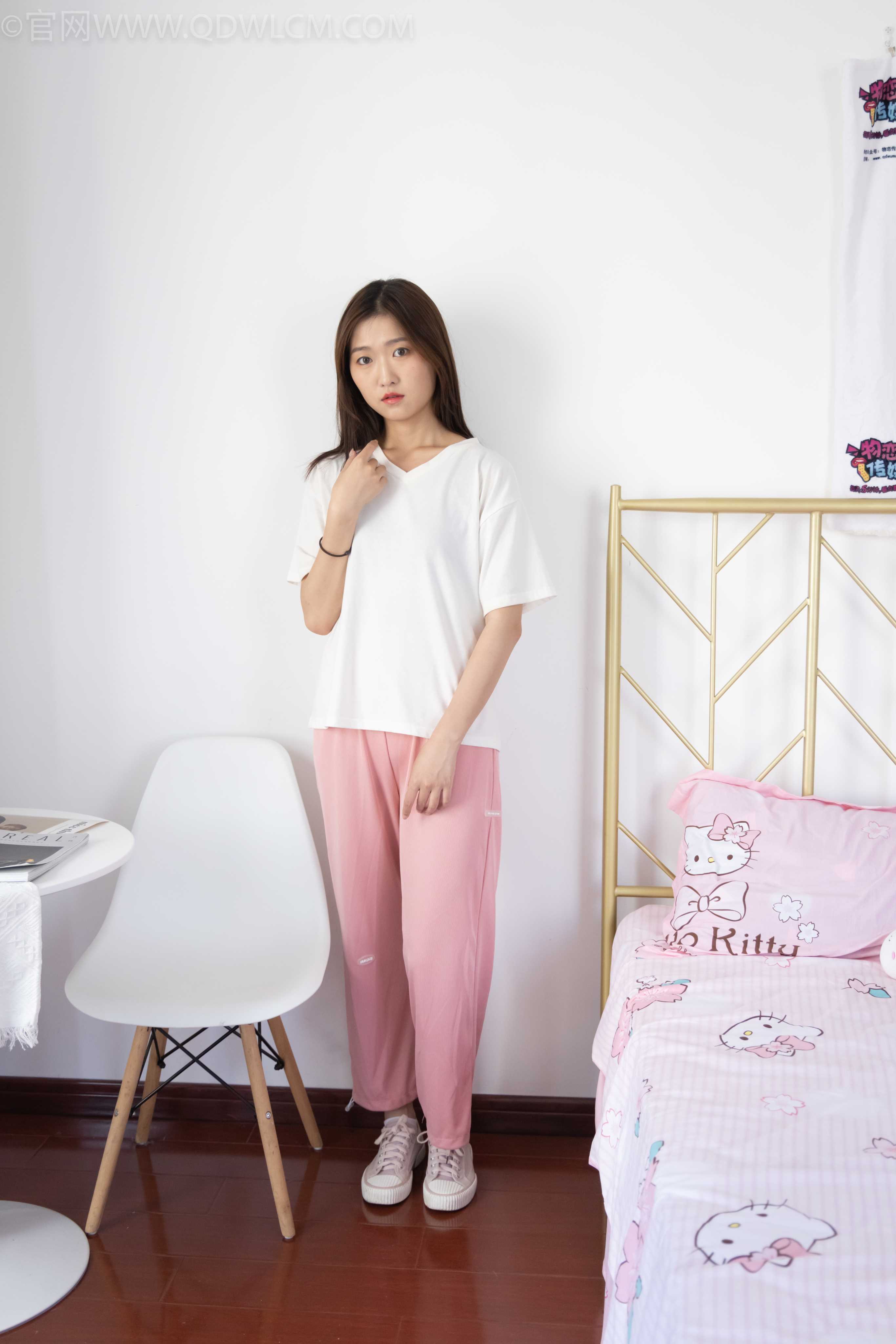 物恋传媒 NO.1024 小小-运动鞋、白色短棉袜、 [155P+1V／4.34GB] 插图3