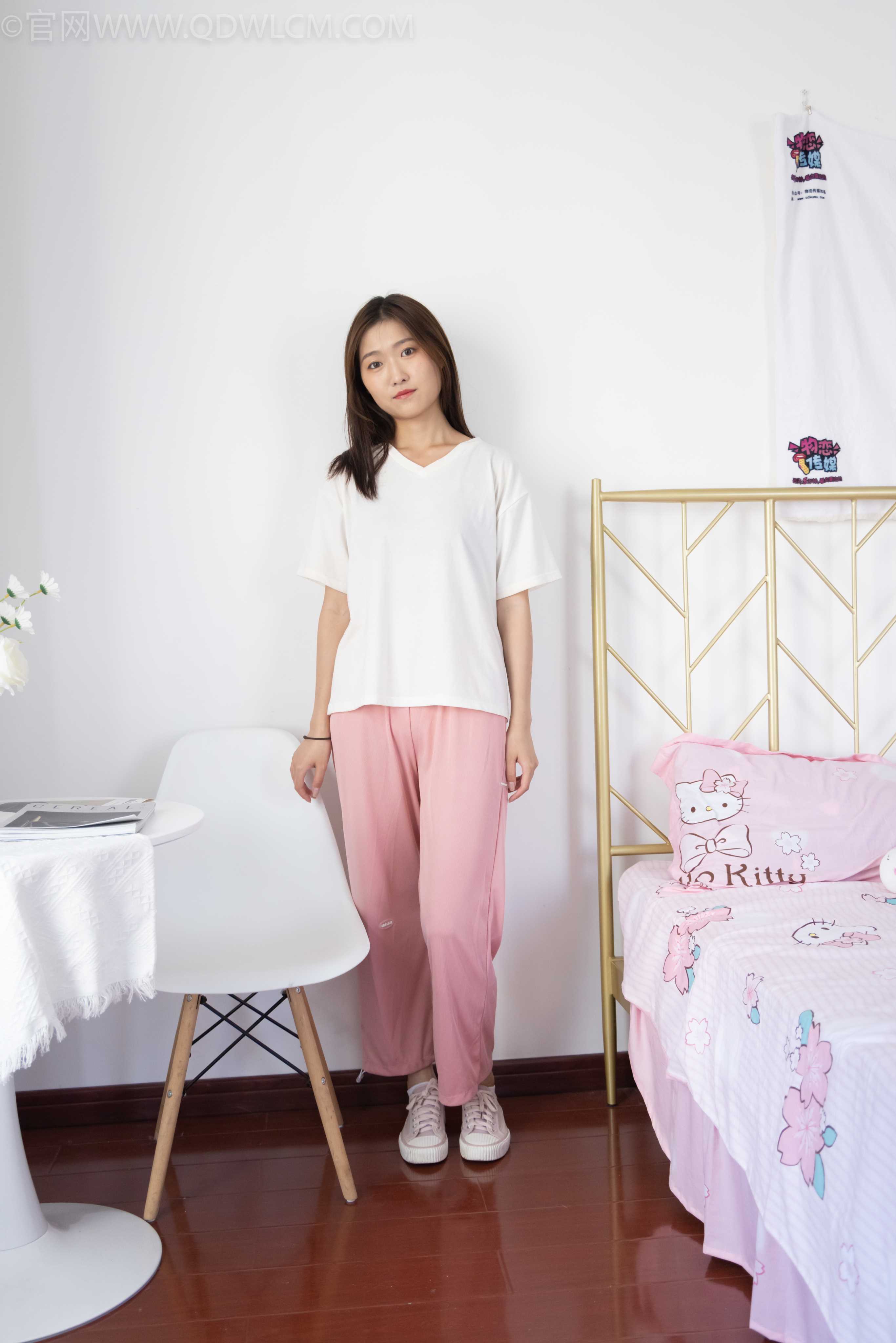 物恋传媒 NO.1024 小小-运动鞋、白色短棉袜、 [155P+1V／4.34GB]