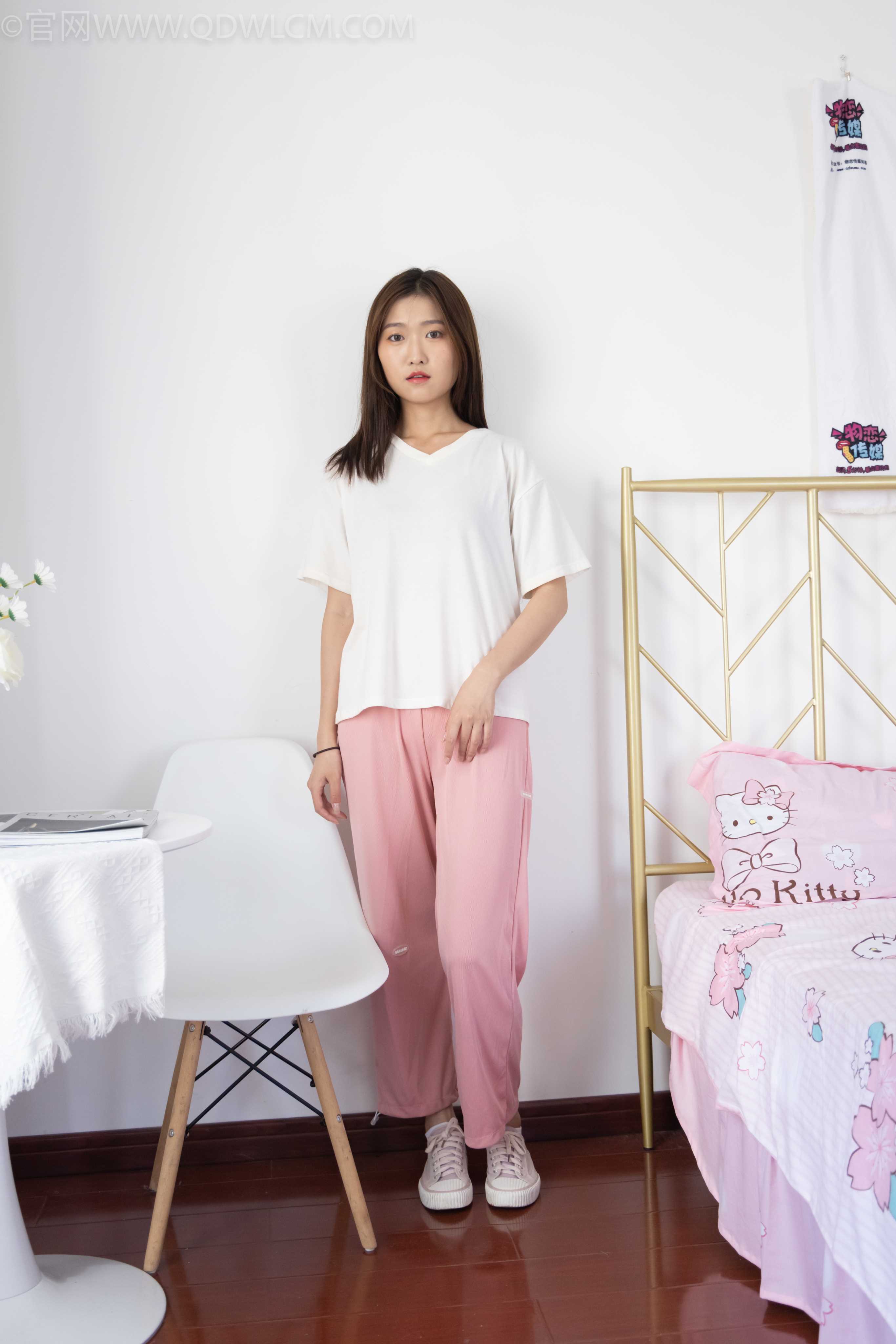 物恋传媒 NO.1024 小小-运动鞋、白色短棉袜、 [155P+1V／4.34GB] 插图2