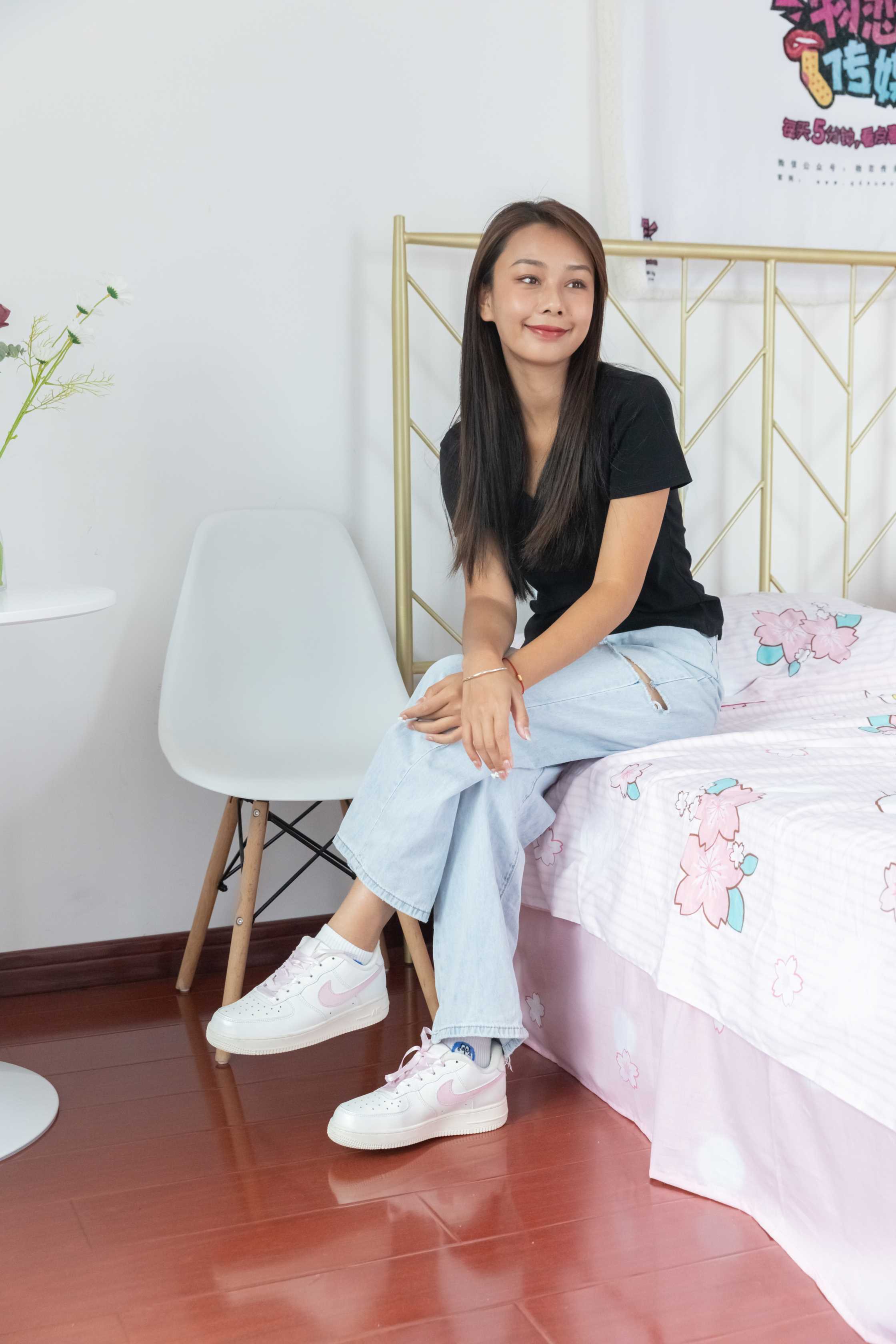 物恋传媒 NO.1030 岚岚-板鞋、白棉袜、、踩东西剧情 [147P+1V／3.81GB]