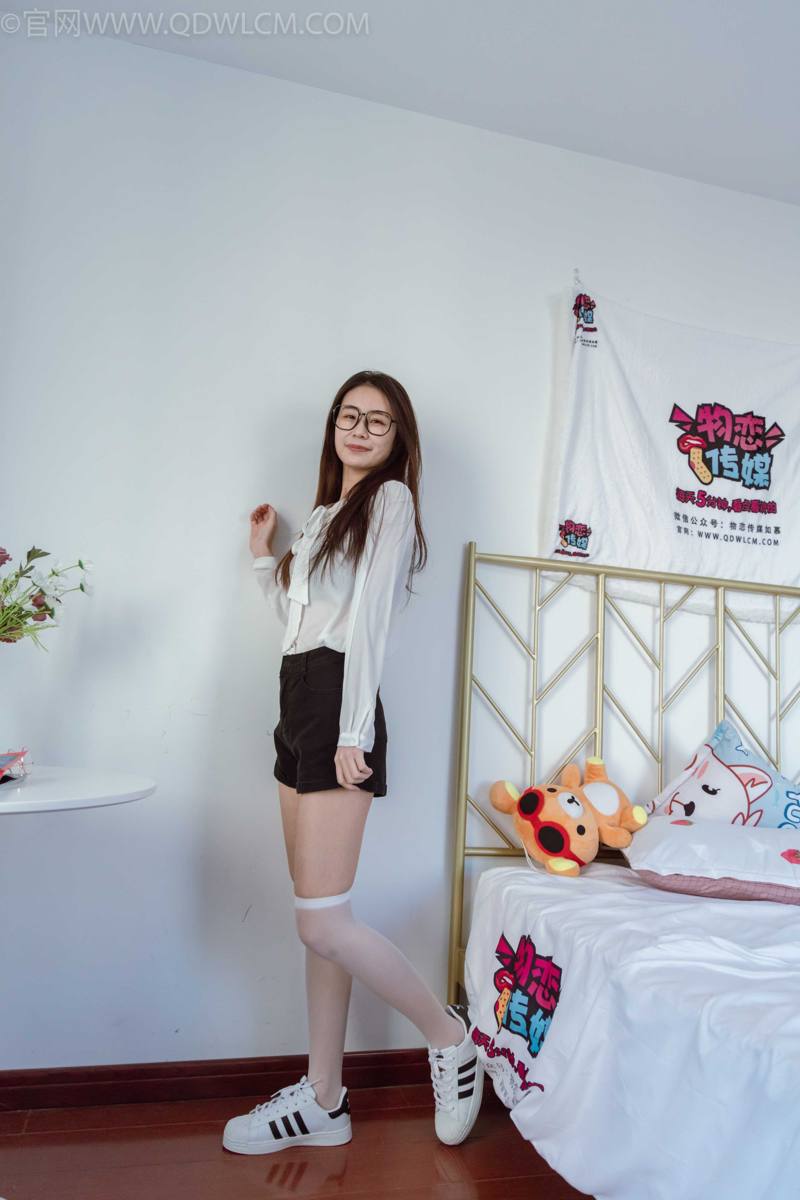 物恋传媒 NO.1031 菜菜-高跟鞋、贝壳头、白色长筒、长筒、过膝棉袜 [163P+1V／5.84GB]