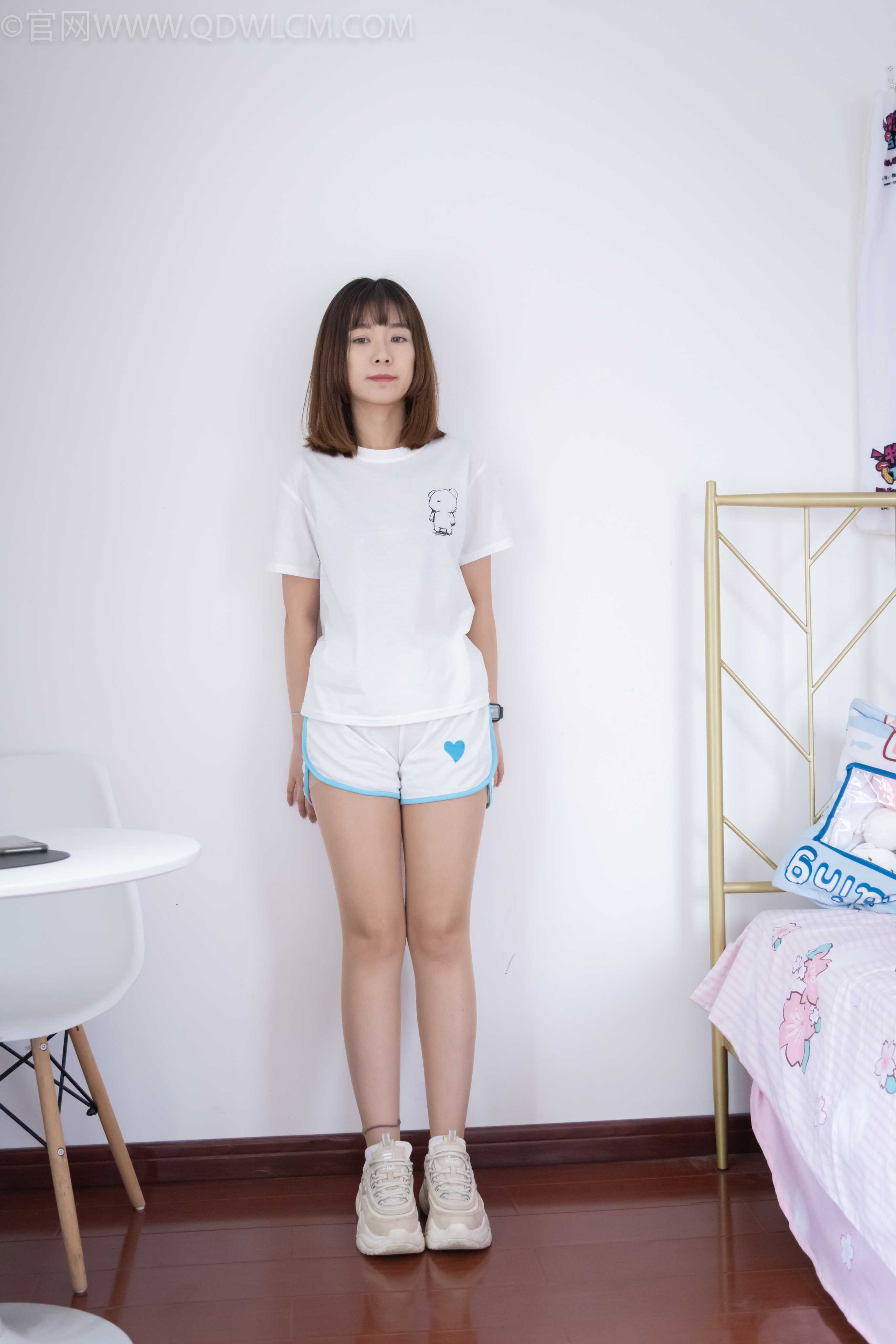 物恋传媒 NO.1033 婷婷-运动鞋、白棉袜、 [162P+1V／4.57GB]