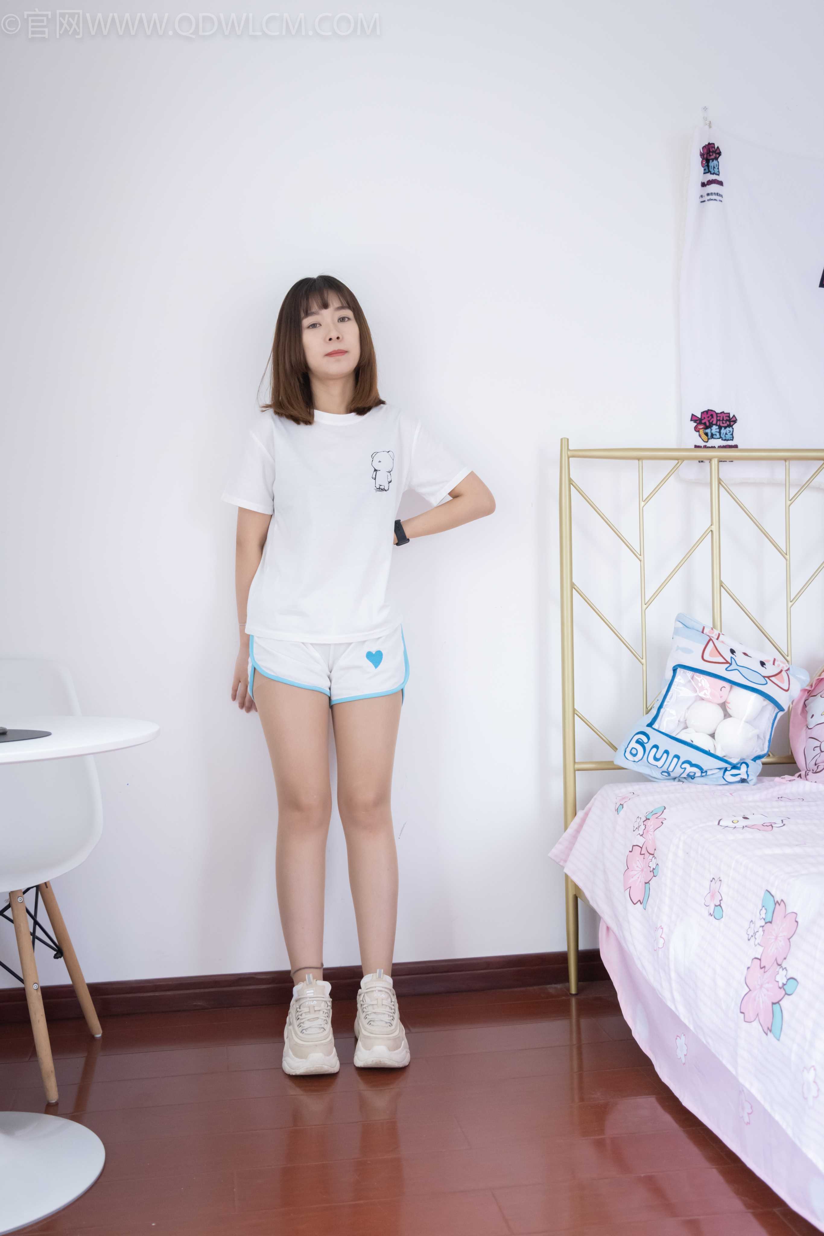 物恋传媒 NO.1033 婷婷-运动鞋、白棉袜、 [162P+1V／4.57GB]