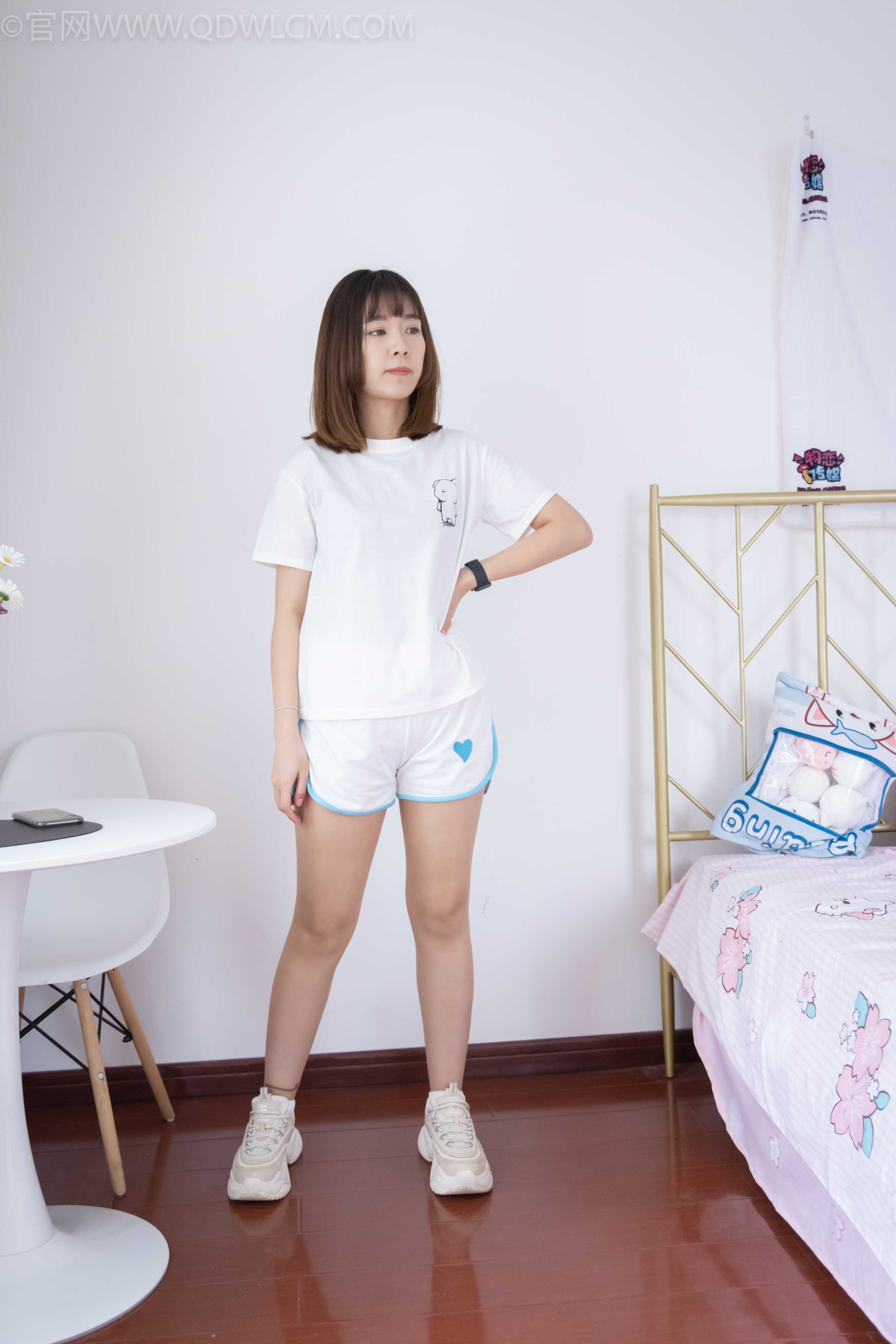 物恋传媒 NO.1033 婷婷-运动鞋、白棉袜、 [162P+1V／4.57GB]