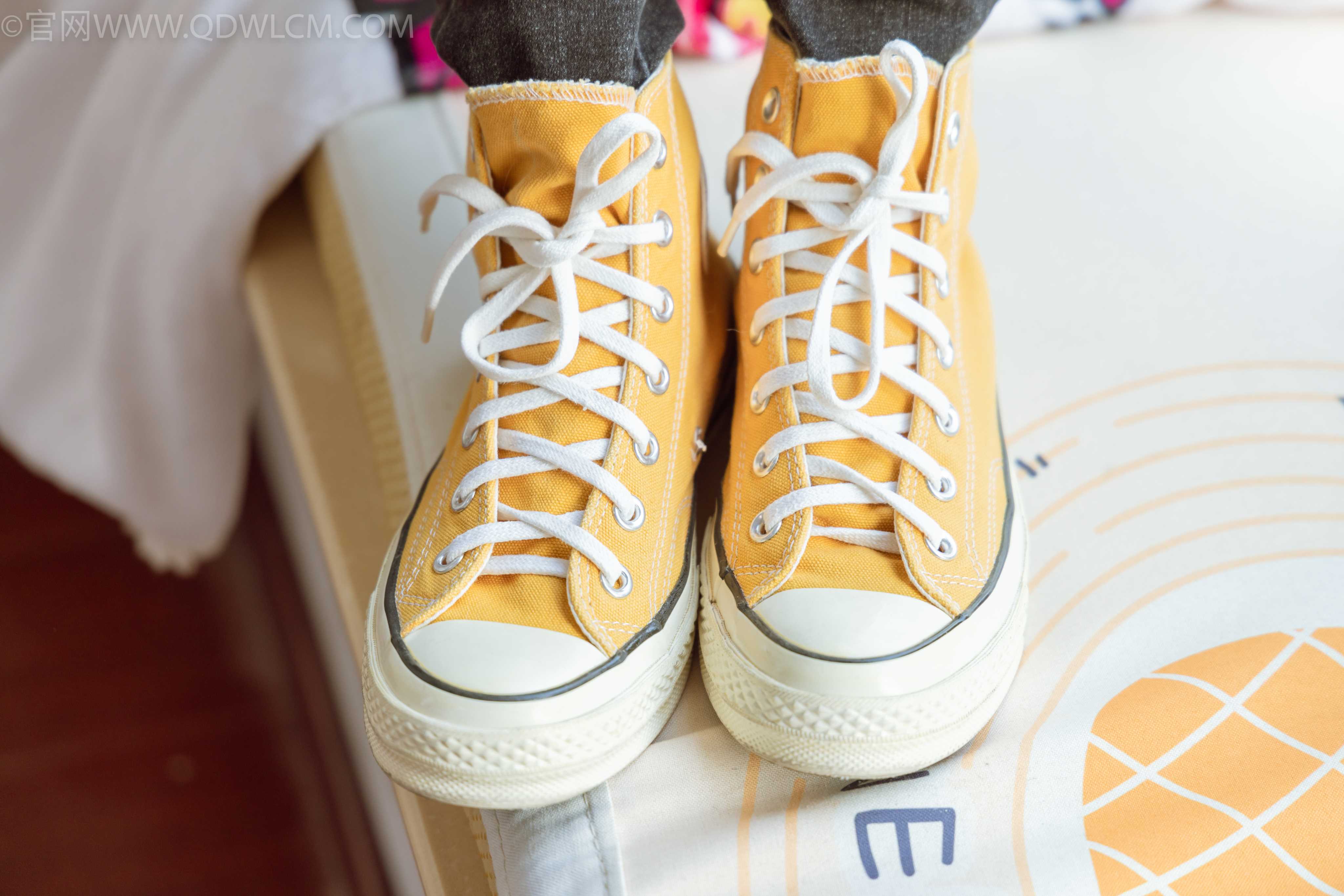 物恋传媒 NO.1036 然然-帆布鞋、白色棉袜、 [135P+1V／4.24GB]