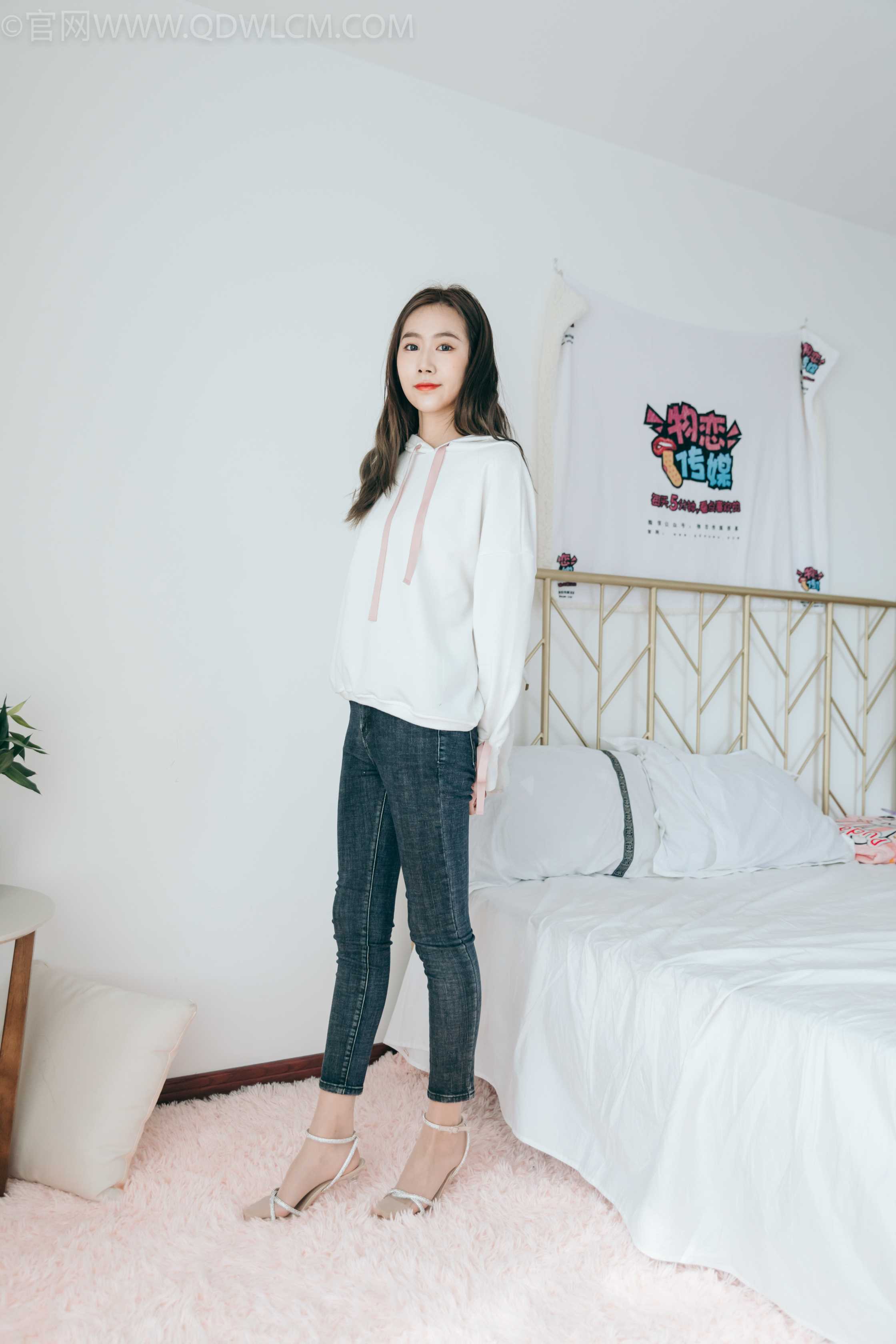 物恋传媒 NO.1037 小鹿-低眉的思念 [131P+1V／5.87GB]