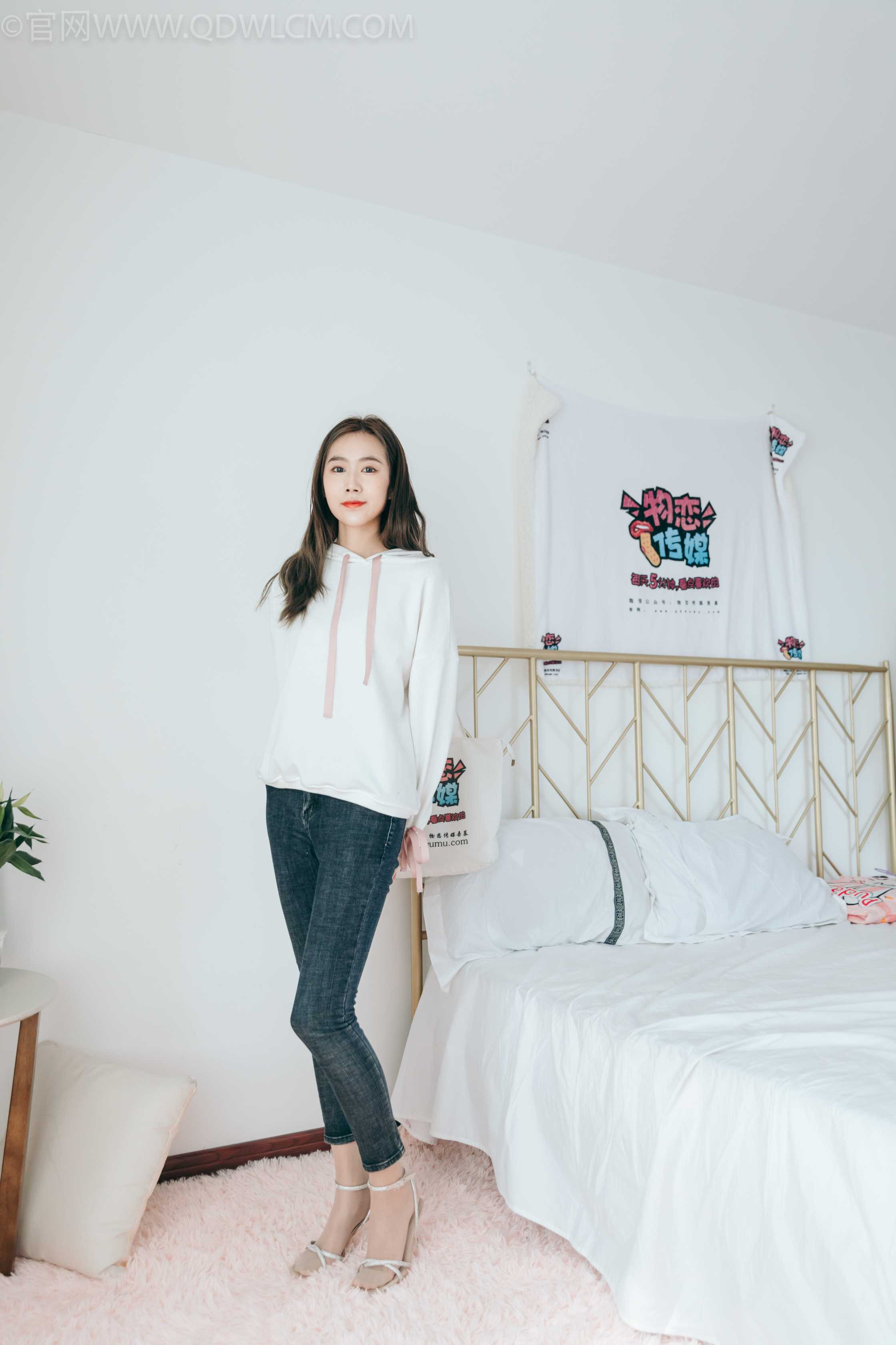 物恋传媒 NO.1037 小鹿-低眉的思念 [131P+1V／5.87GB]