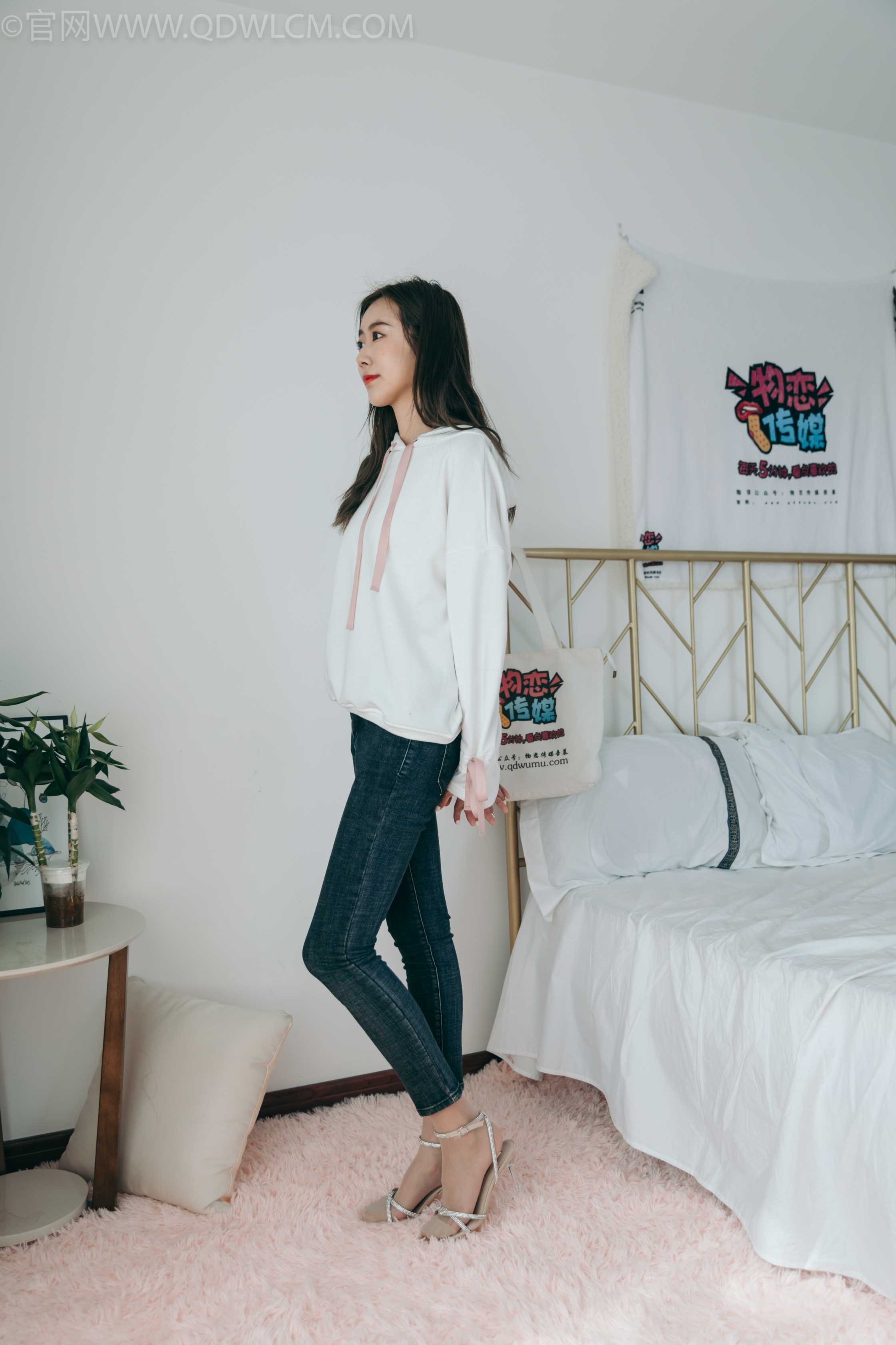 物恋传媒 NO.1037 小鹿-低眉的思念 [131P+1V／5.87GB]