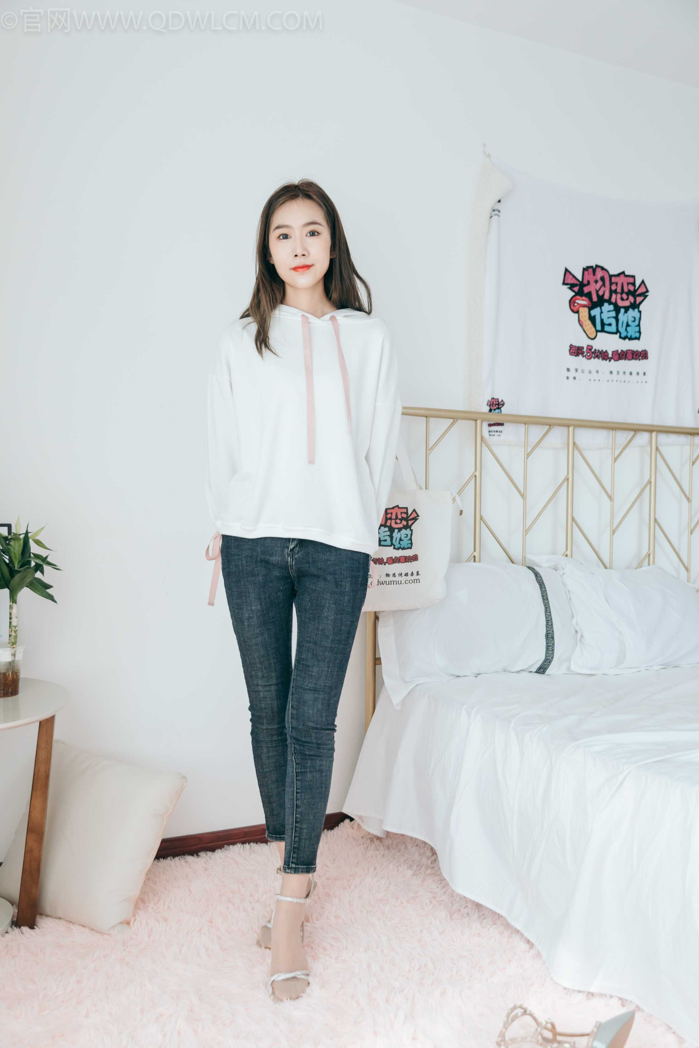 物恋传媒 NO.1037 小鹿-低眉的思念 [131P+1V／5.87GB]