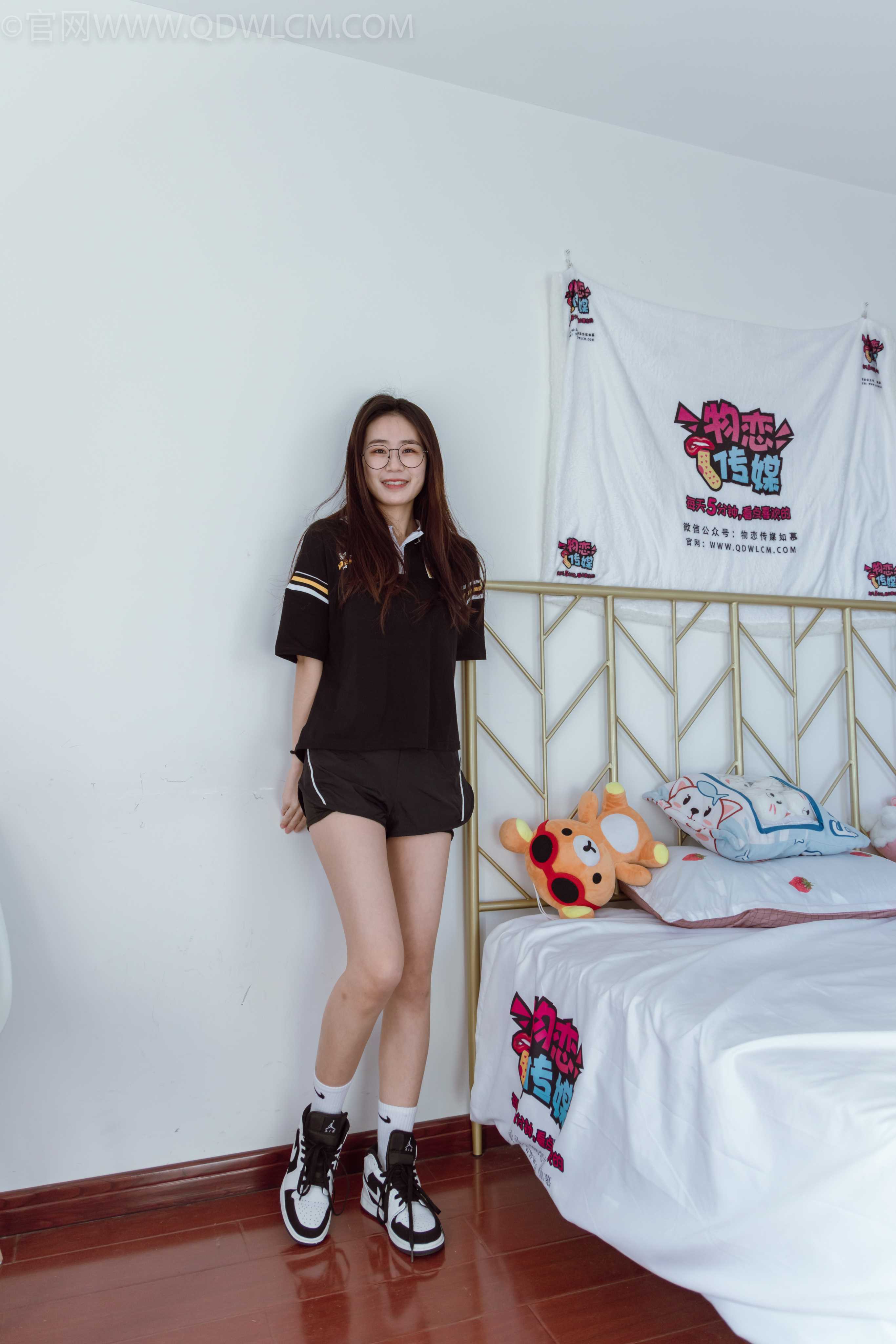 物恋传媒 NO.1075 菜菜-H白配 [166P+1V／5.09GB]