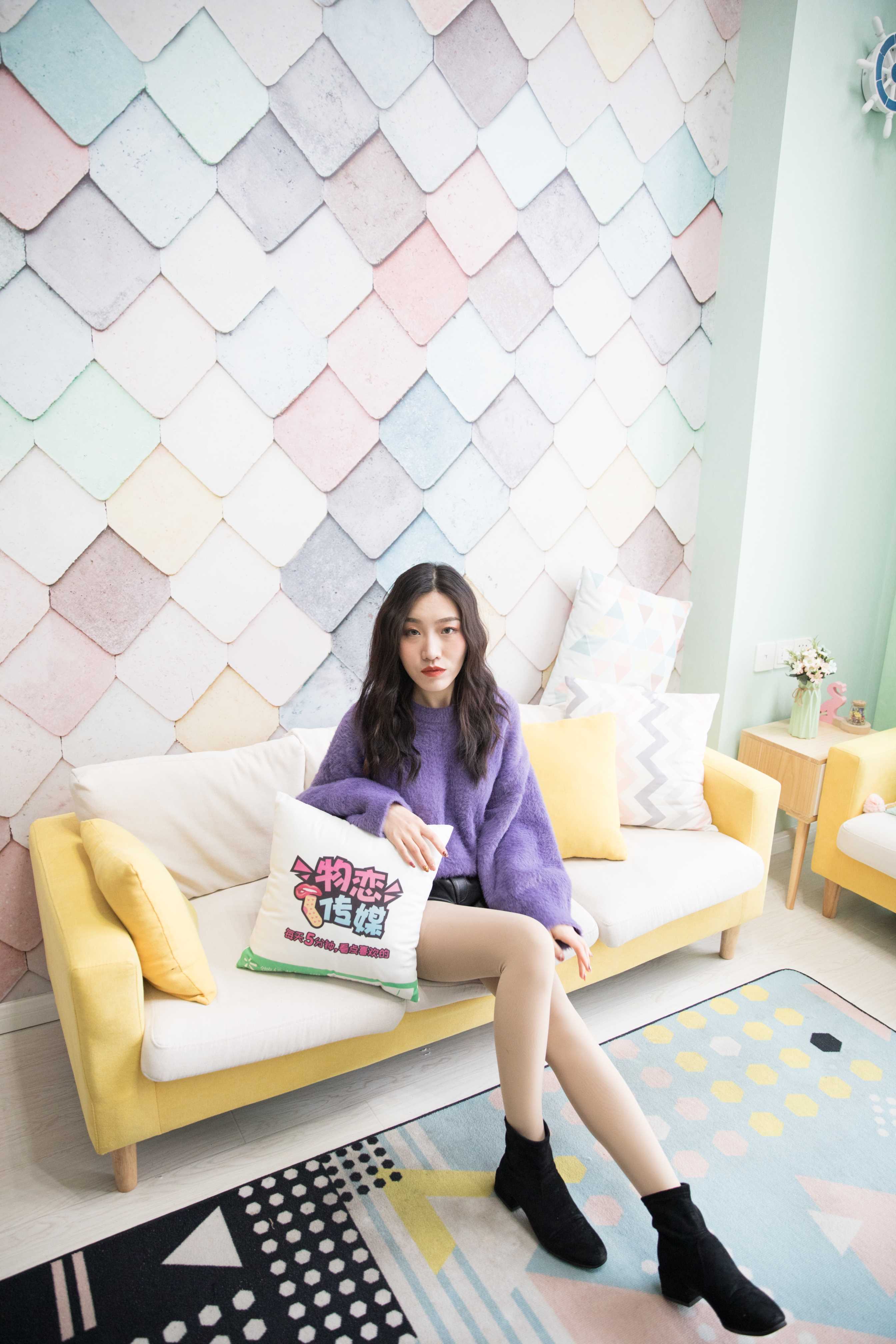 物恋传媒 No.103 语梦-她和她的七彩梦境  [159P+1V3.09GB]