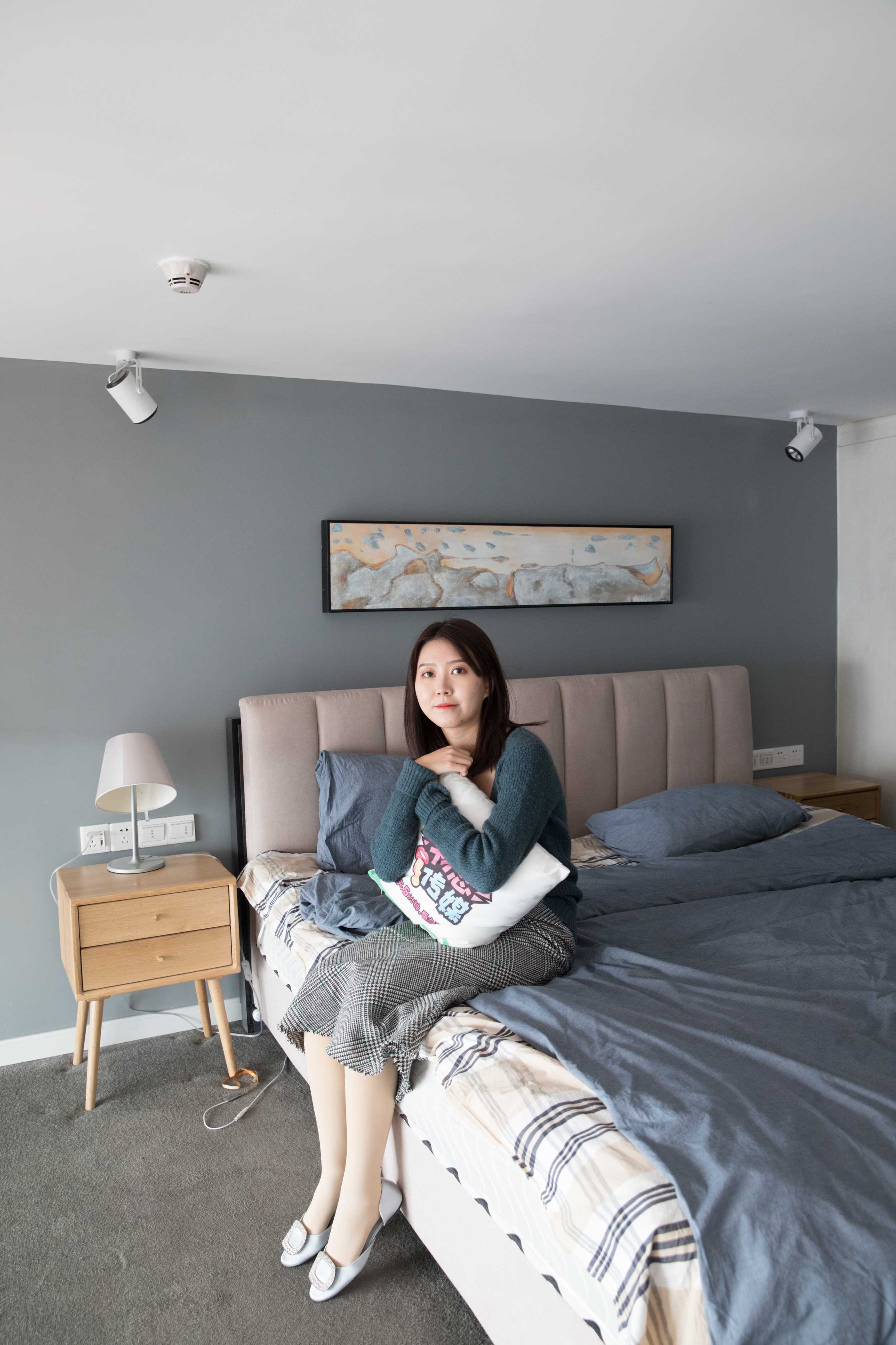 物恋传媒 No.124 可儿-床边的秀  [99P+1V2.05GB]