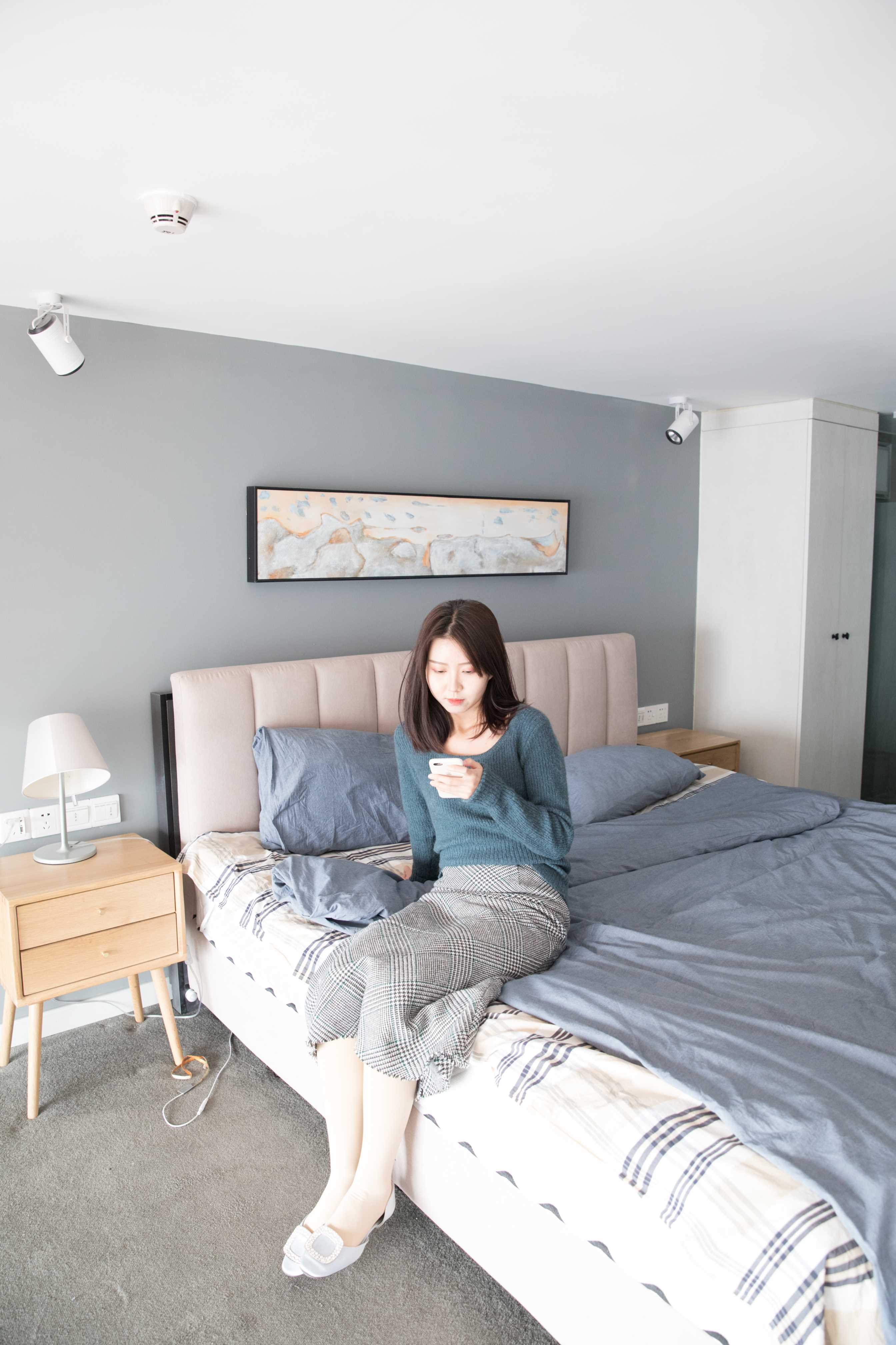 物恋传媒 No.124 可儿-床边的秀  [99P+1V2.05GB]