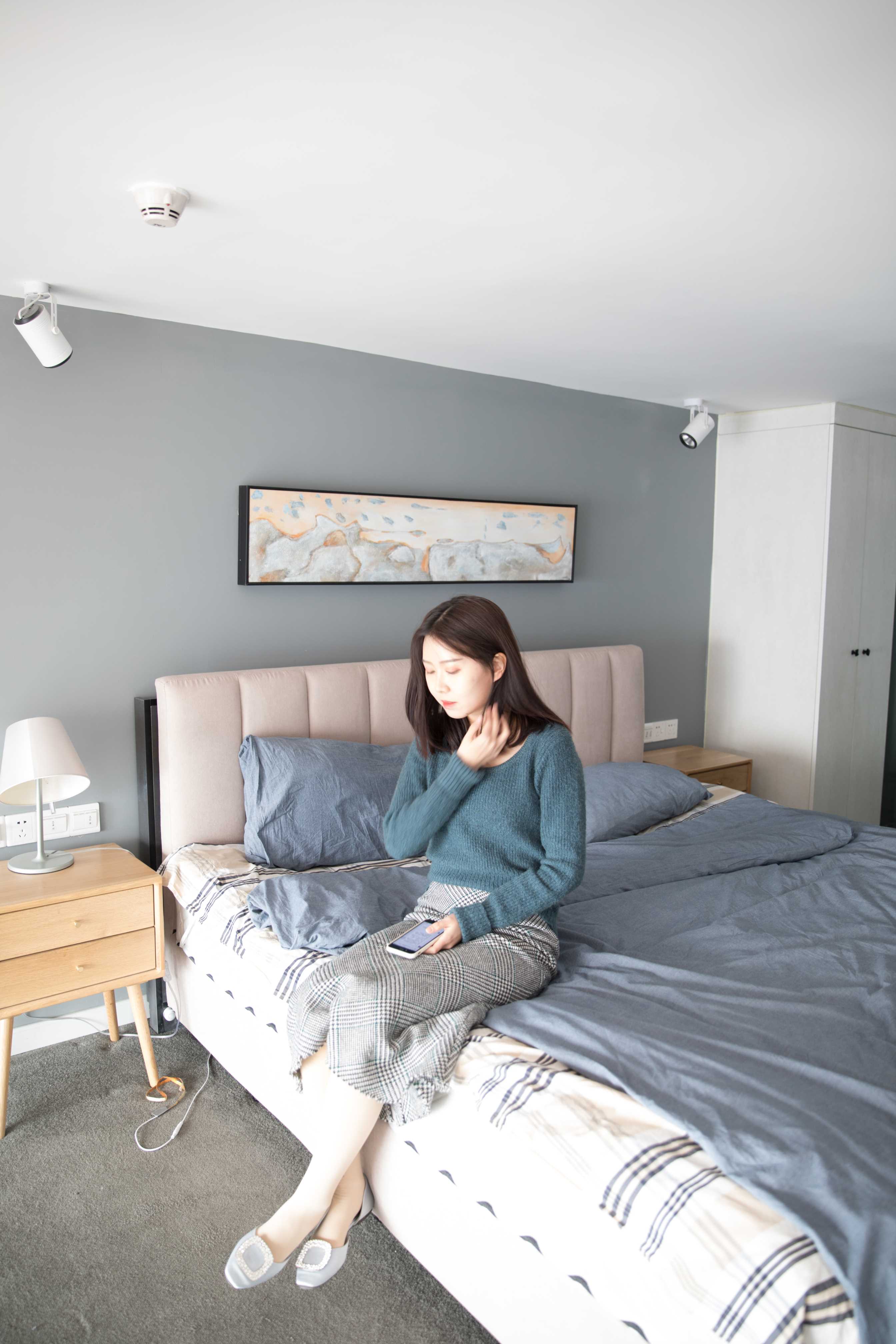 物恋传媒 No.124 可儿-床边的秀  [99P+1V2.05GB]