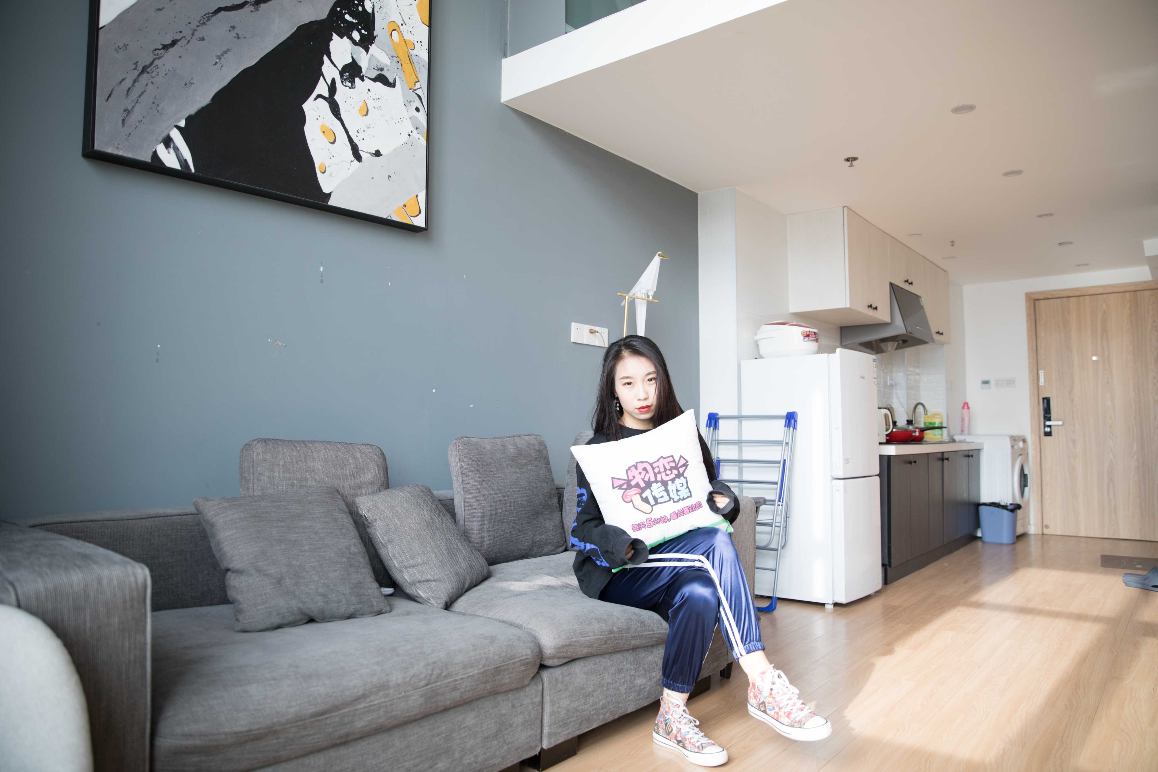 物恋传媒 No.130 璐璐-花团锦簇帆布鞋之美  [177P+1V3.29GB]