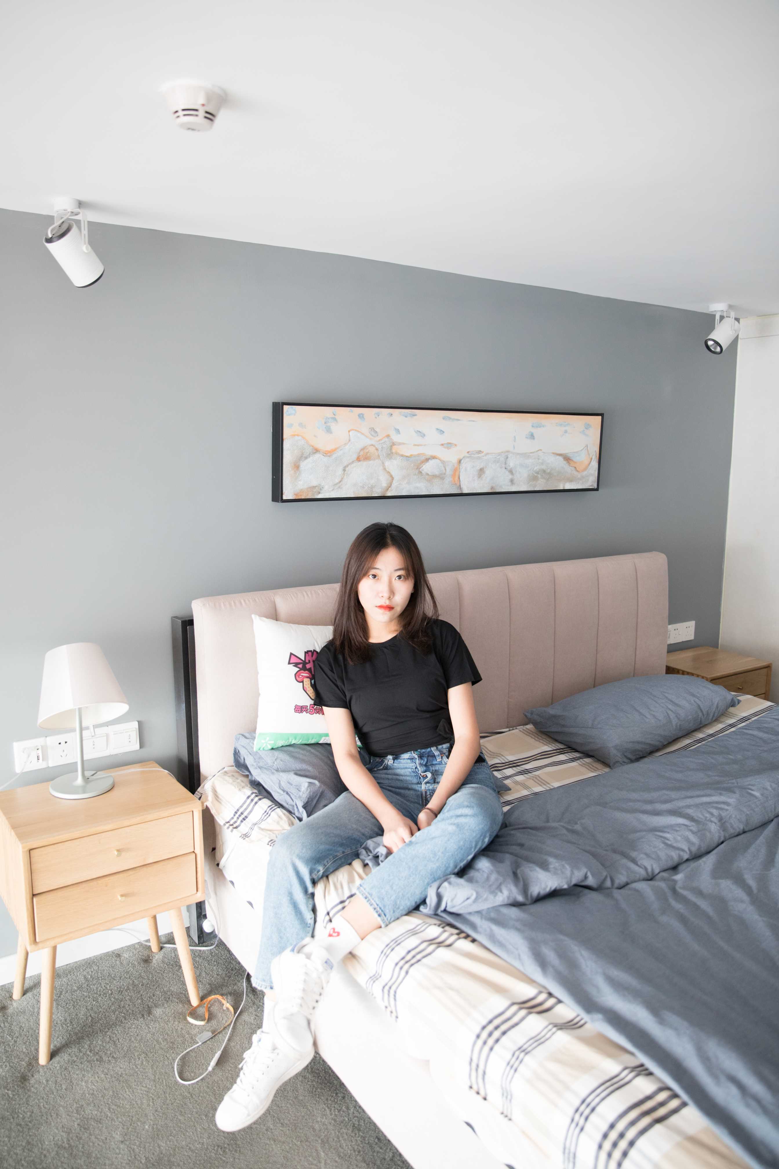 物恋传媒 No.132 Elise-床边的白色板鞋搭配白色棉袜与灰色棉袜  [147P+1V3.05GB]