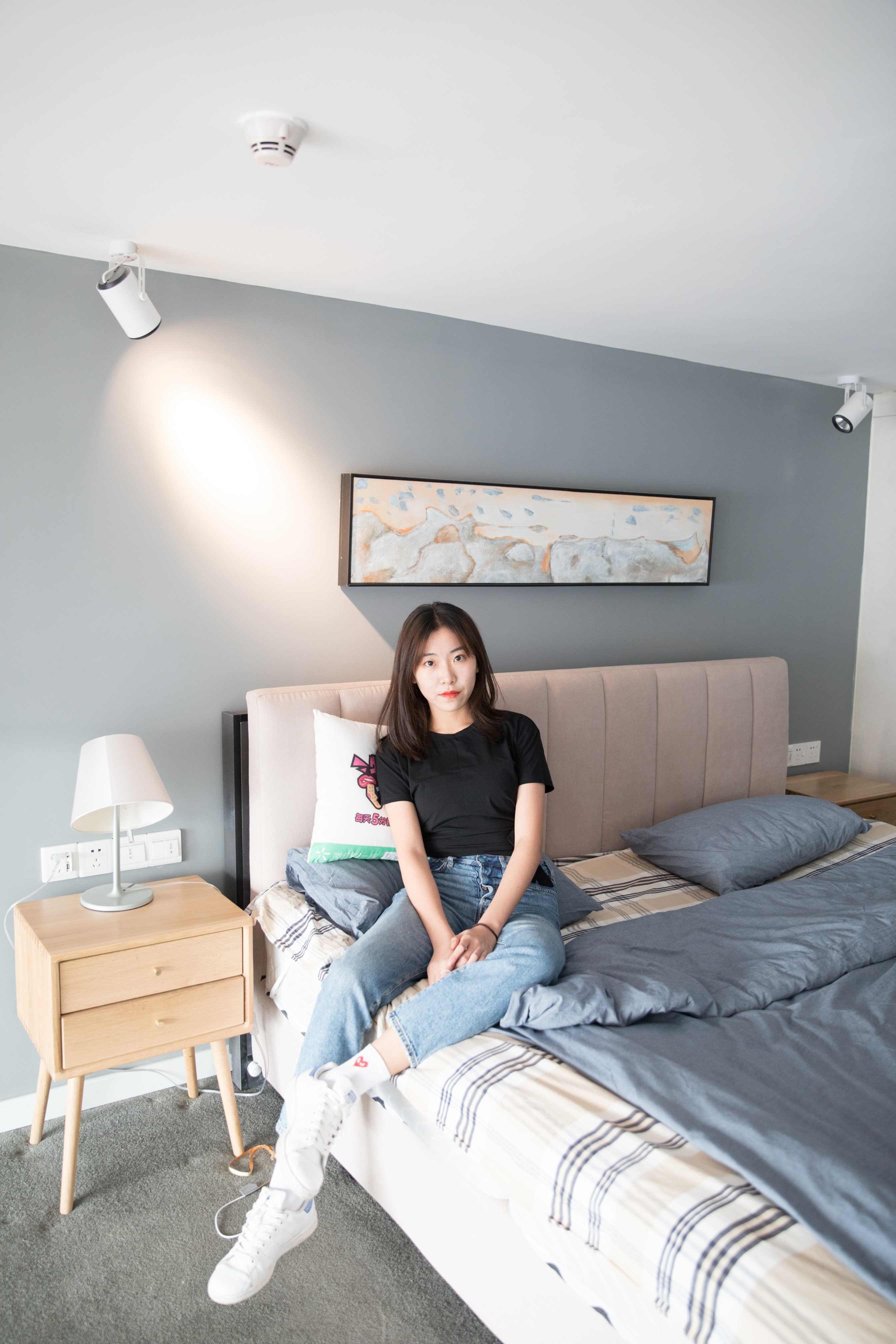 物恋传媒 No.132 Elise-床边的白色板鞋搭配白色棉袜与灰色棉袜  [147P+1V3.05GB]