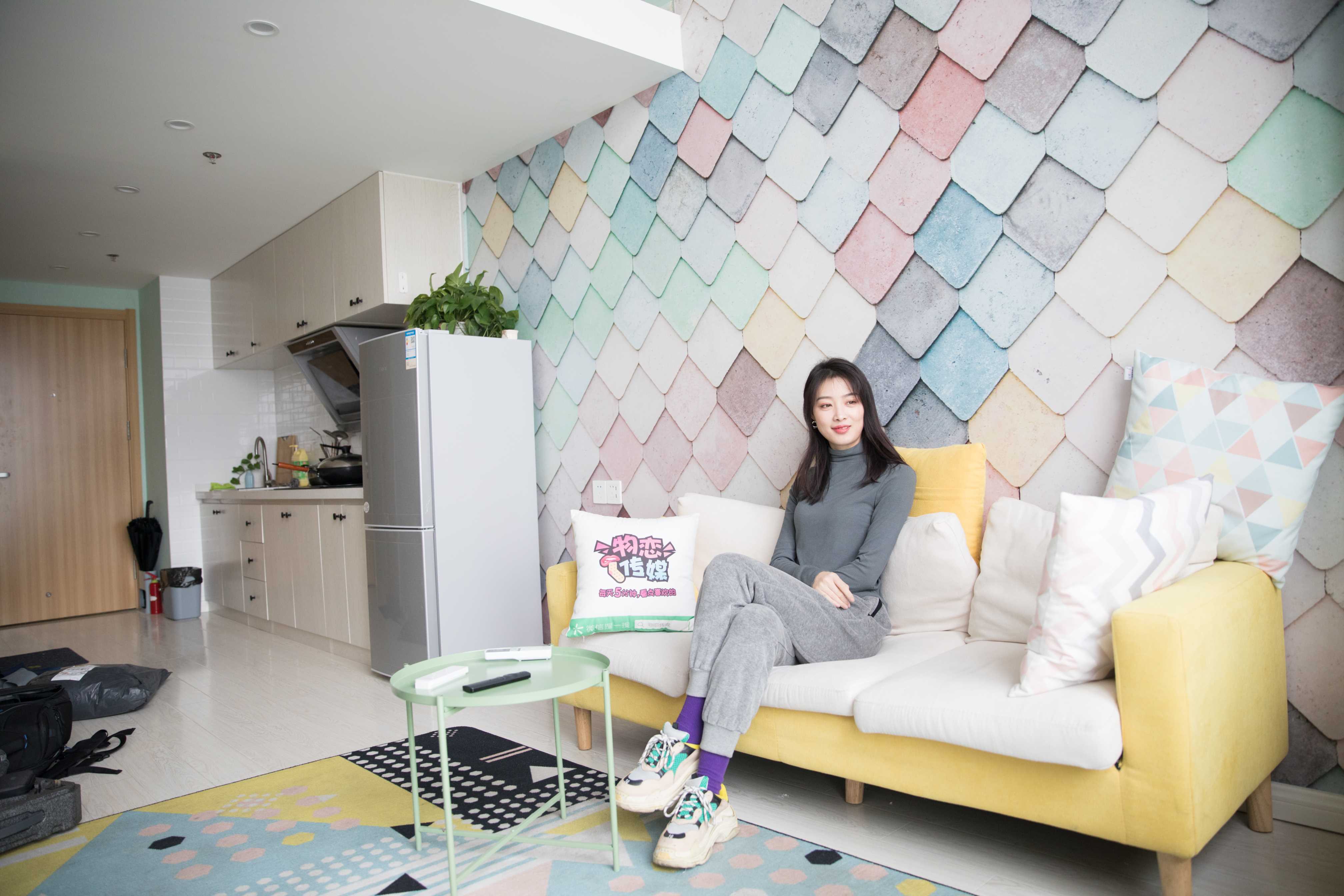 物恋传媒 No.134 心怡-摩登俏女郎的紫色梦幻  [179P+1V2.89GB]