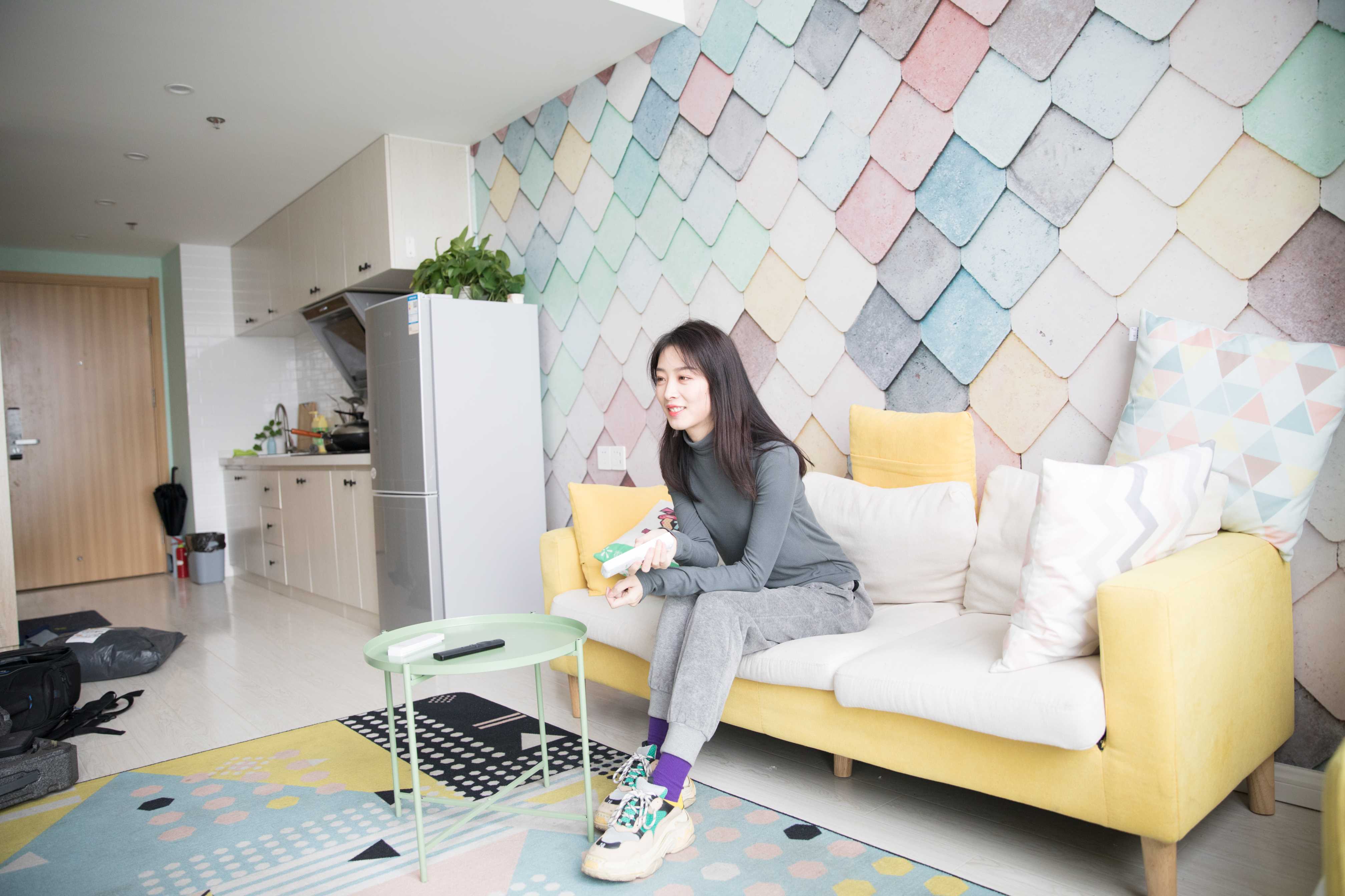 物恋传媒 No.134 心怡-摩登俏女郎的紫色梦幻  [179P+1V2.89GB]