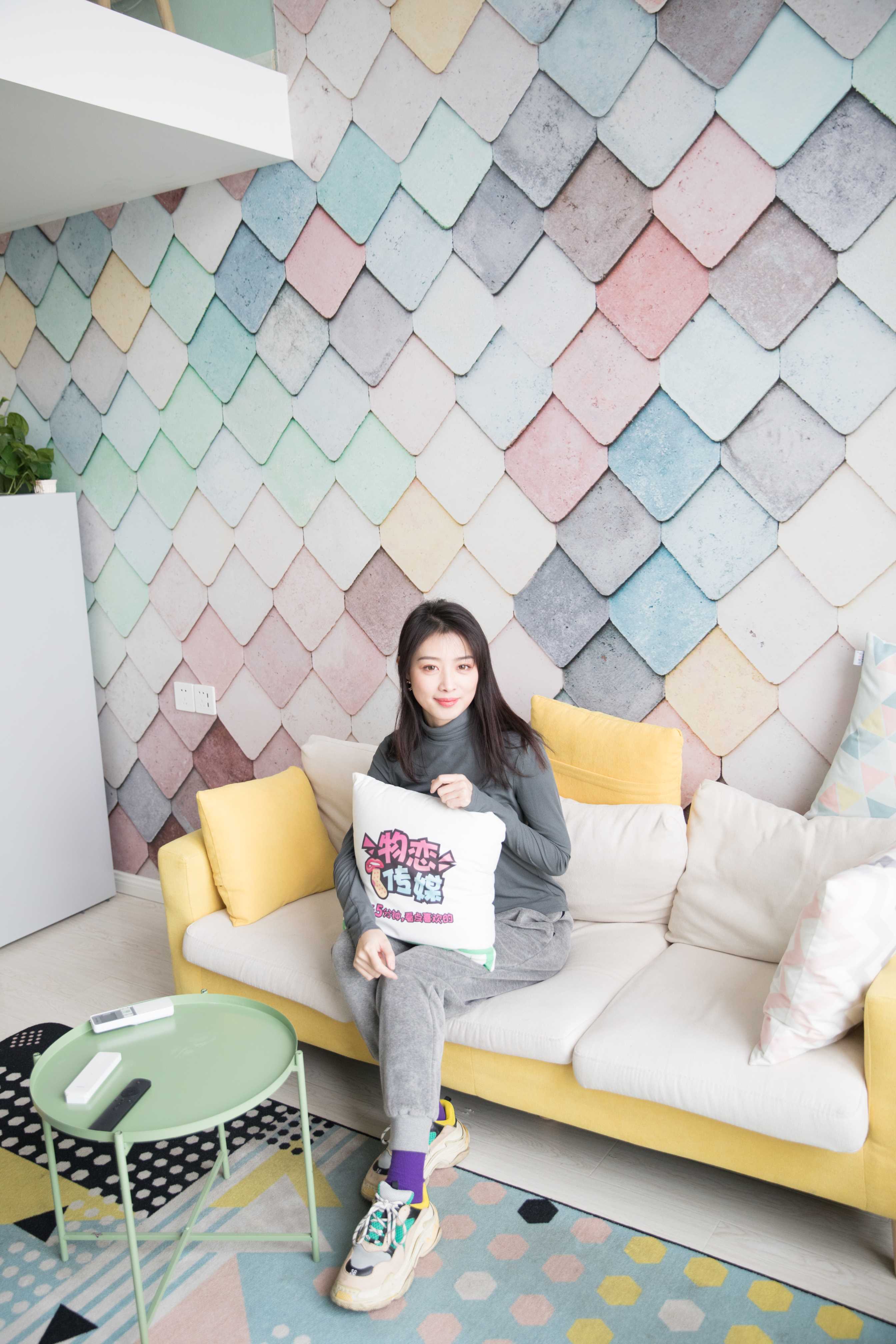 物恋传媒 No.134 心怡-摩登俏女郎的紫色梦幻  [179P+1V2.89GB]