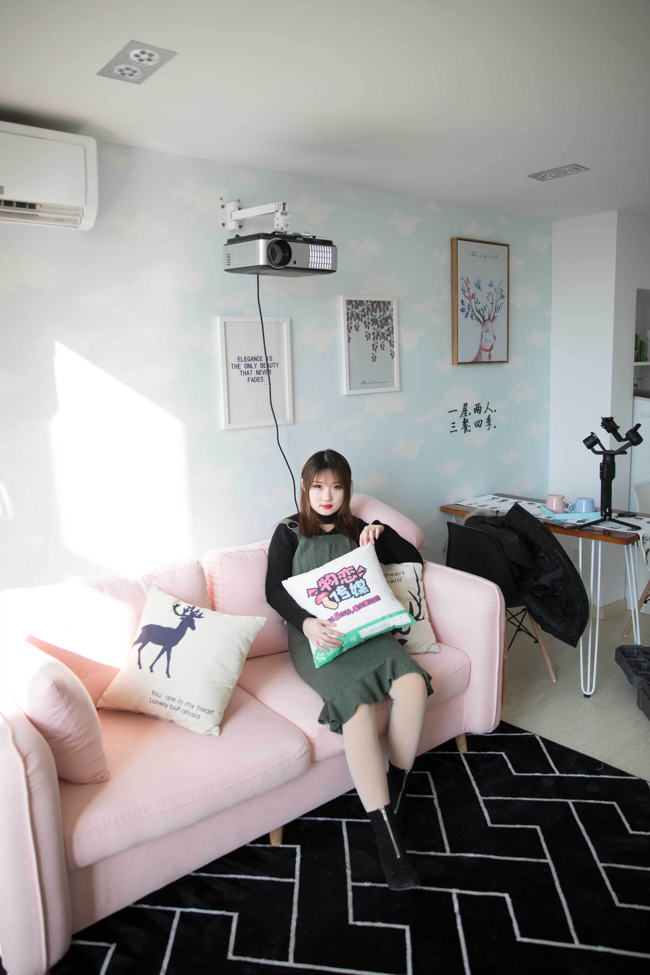 物恋传媒 No.144 拓拓-五一快乐哦  [139P+1V2.23G]