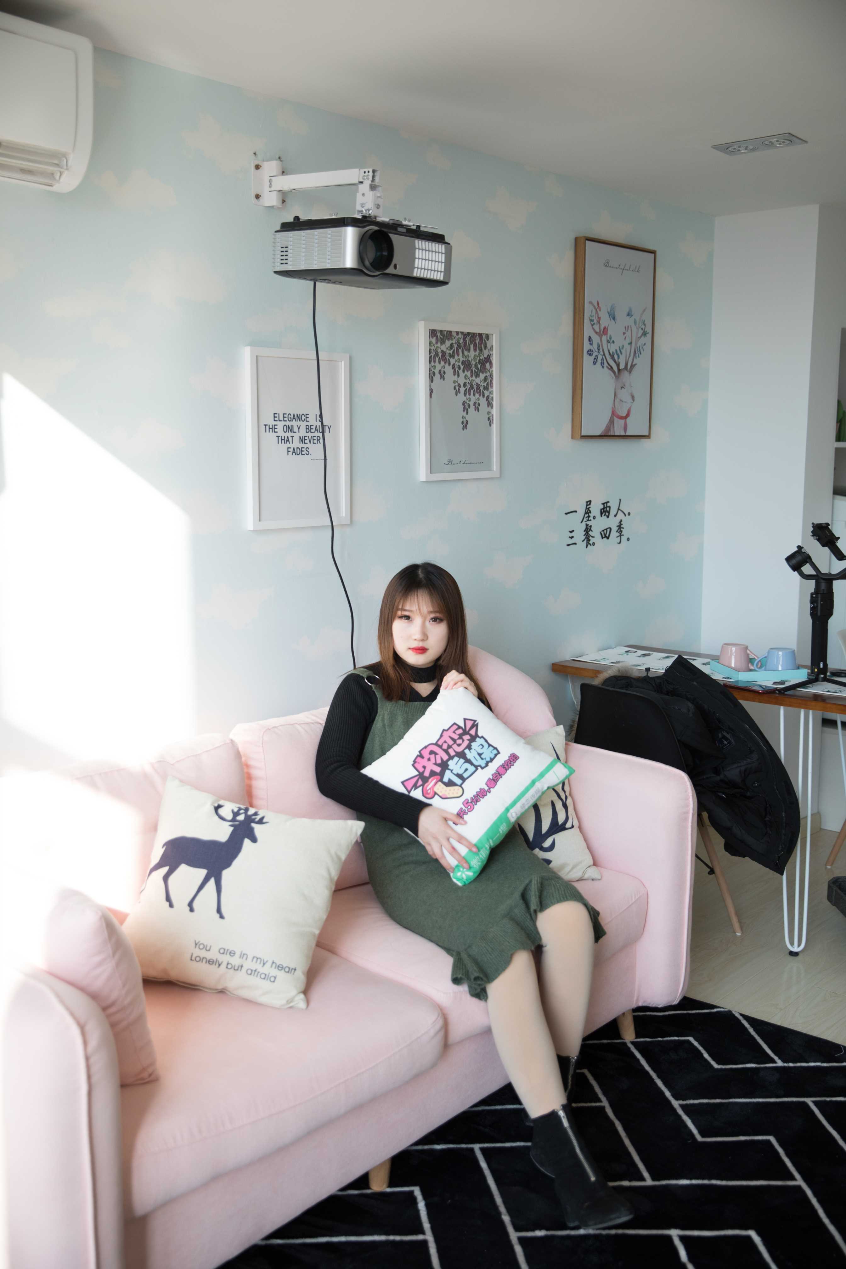 物恋传媒 No.144 拓拓-五一快乐哦  [139P+1V2.23G]