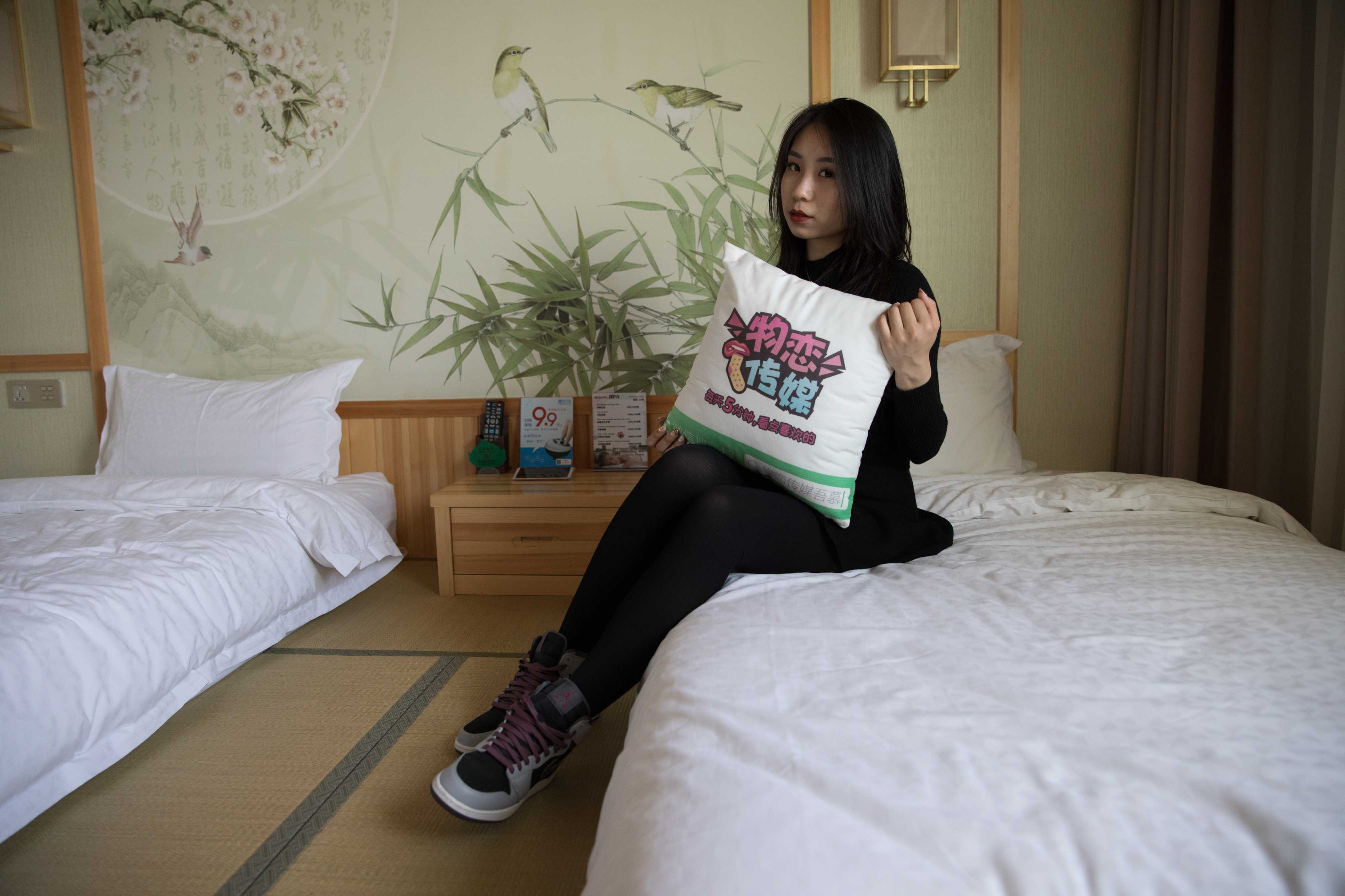 物恋传媒 No.149 璐璐-舞蹈系女生的AJ与厚  [137P+1V7.71G]